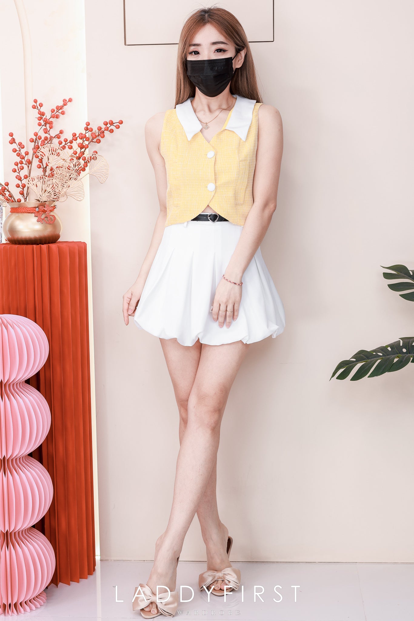 【SS22524】【补厂家现货⚡️⚡️】高品质质两件式韩式时尚套装 翻领小香风上衣➕西装花苞高腰百搭裙子，内层有里布短裤 ❤️❤️