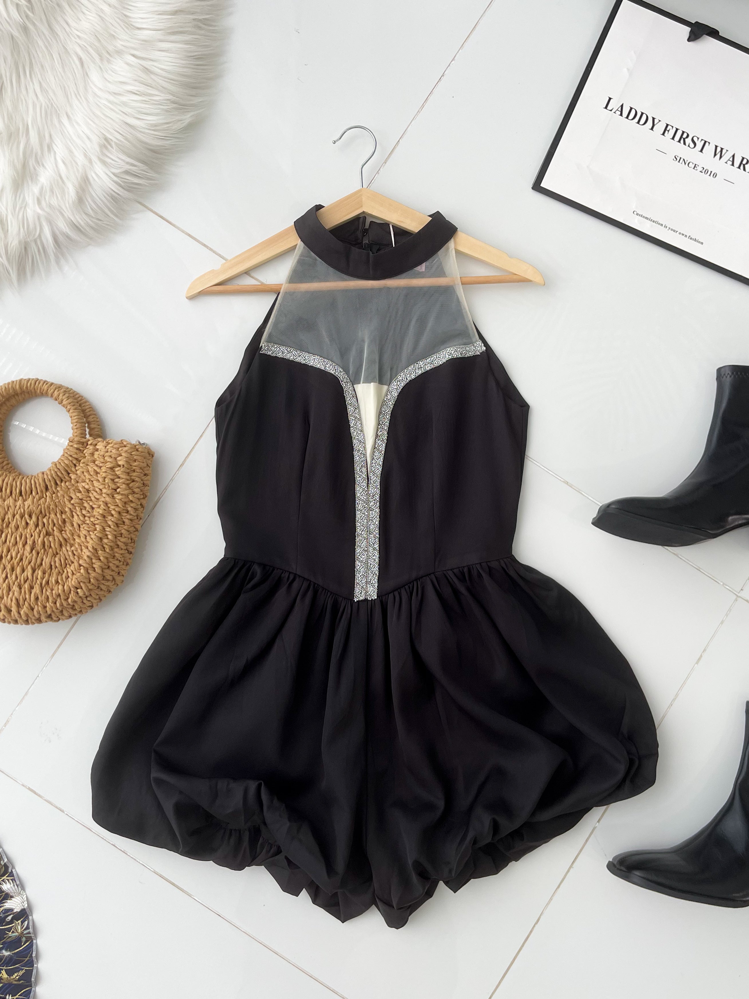 【D8237741】高品质精美烫钻设计拼接缎面无袖蓬蓬花苞连身短裤 ❤❤【B-R3-C2】