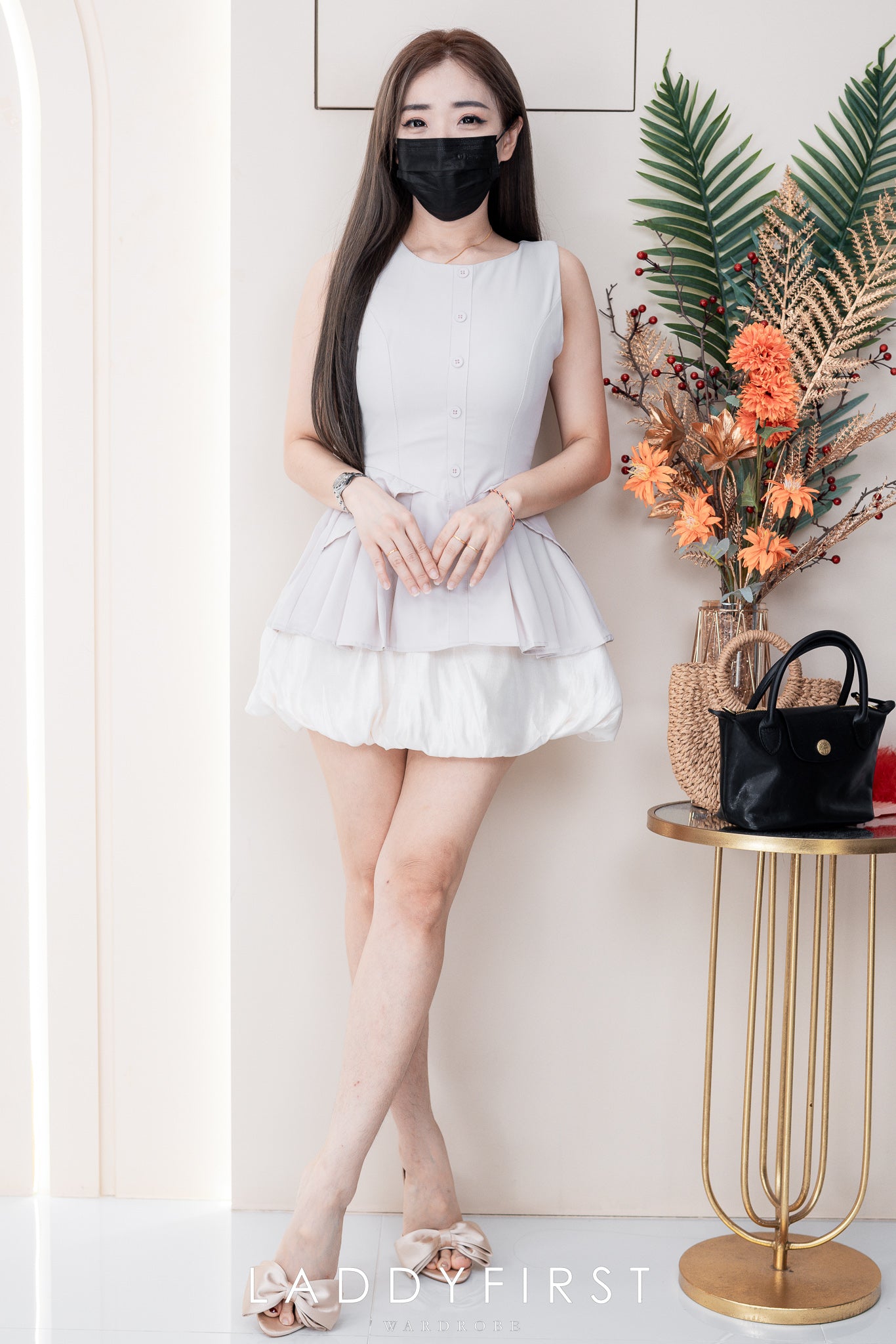 【SS21727 / 37340-1】高品质两件式韩式轻奢风马甲式时尚套装 收腰马甲式裙子设计上衣➕流光花苞裙子，内层有里布短裤 ❤️❤️
