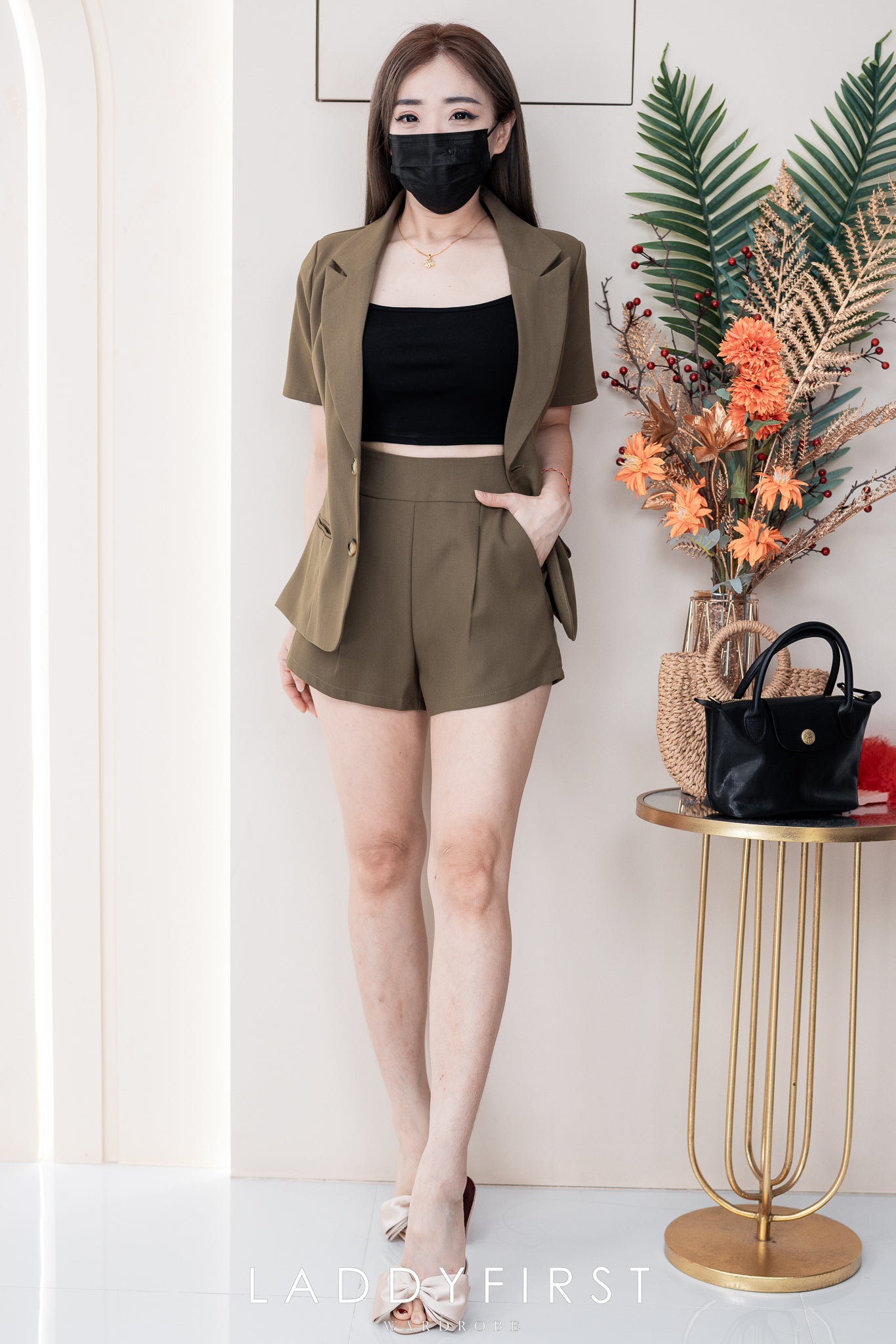 【SS3470】【LFW独家小圆饼】高品质两件式气质西装时装套装 V翻领短袖西装上衣/外套，有口袋➕西装高腰百搭短裤 , 有口袋 ❤❤