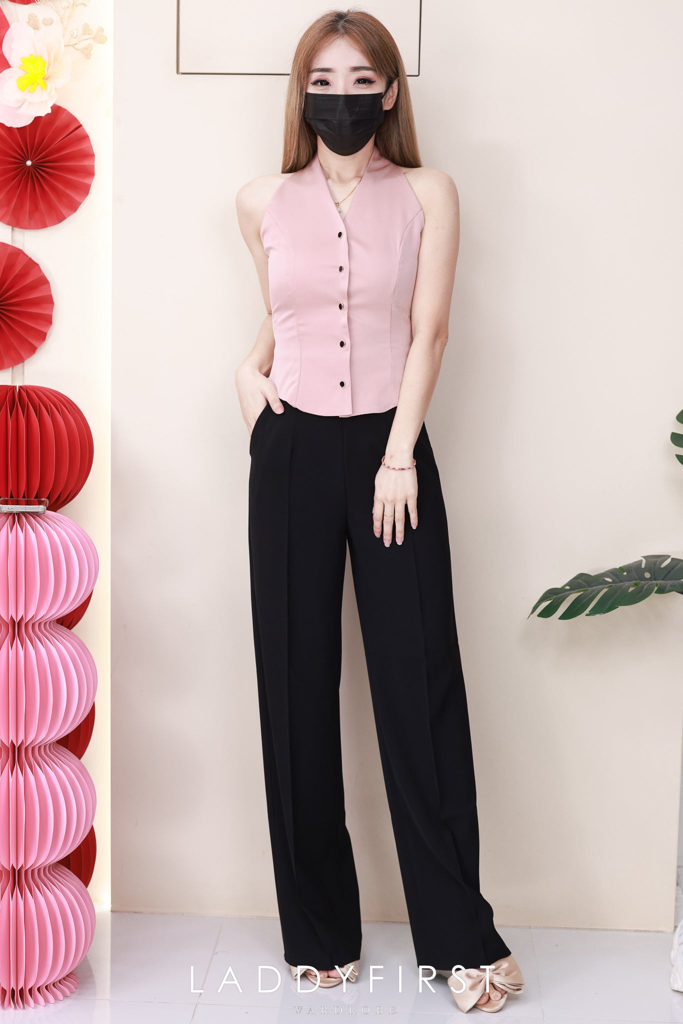 【T2799】高品质御姐风肖肩露锁骨马甲式缎面气质上衣 ❤❤