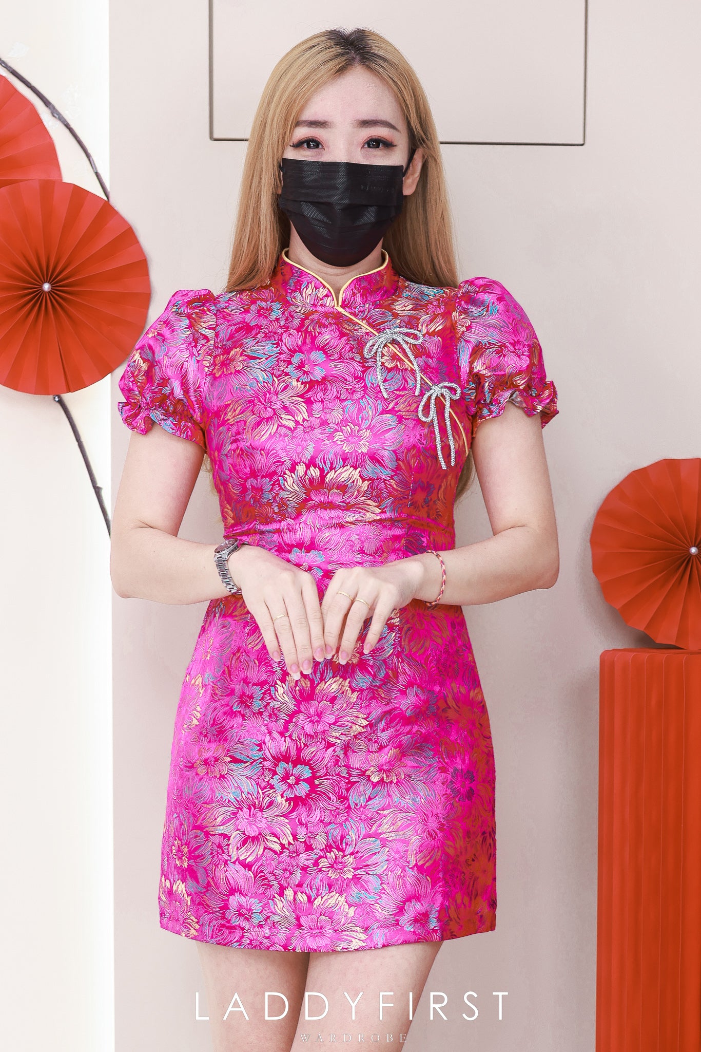 【D8235271】独家爆款优雅气质国风立领泡泡袖显腰身提花旗袍连身裙子，搭配精致蝴蝶结水钻针扣点缀【B-R3-C4】