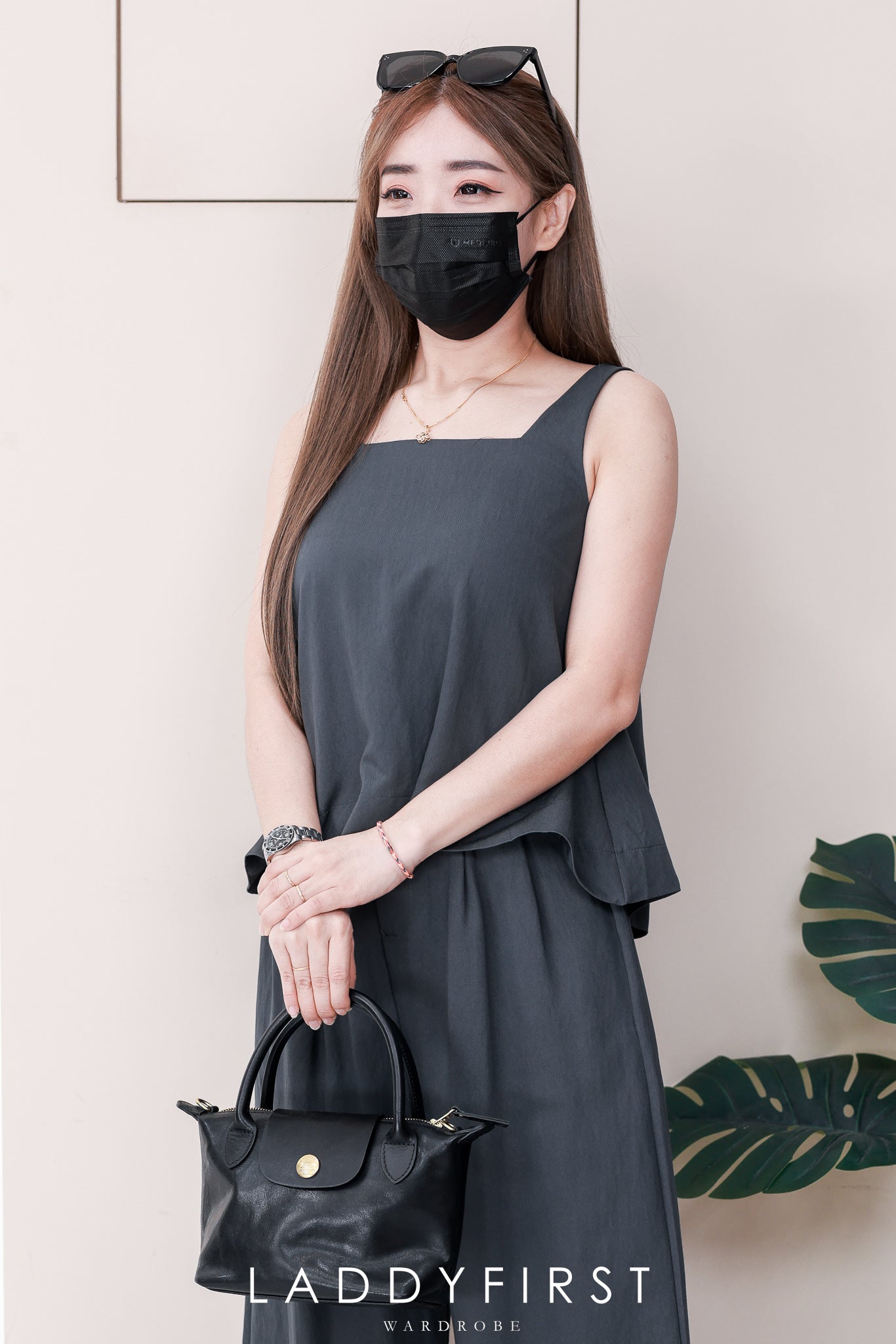 【SS7999】高品质两件式韩版简约时尚套装 宽松无袖上衣➕松紧腰弹力直筒阔脚长裤，有口袋 ❤️❤️