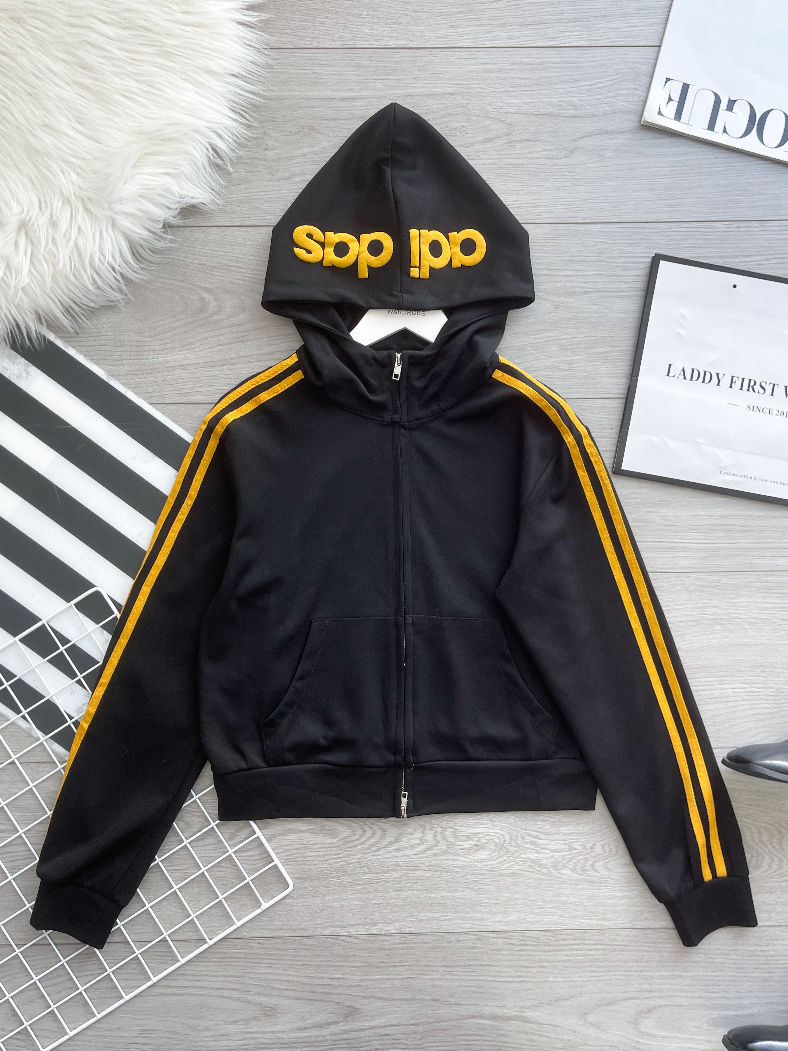 【JK25210】高品质adidas气质感连帽长袖休闲运动外套 ❤❤