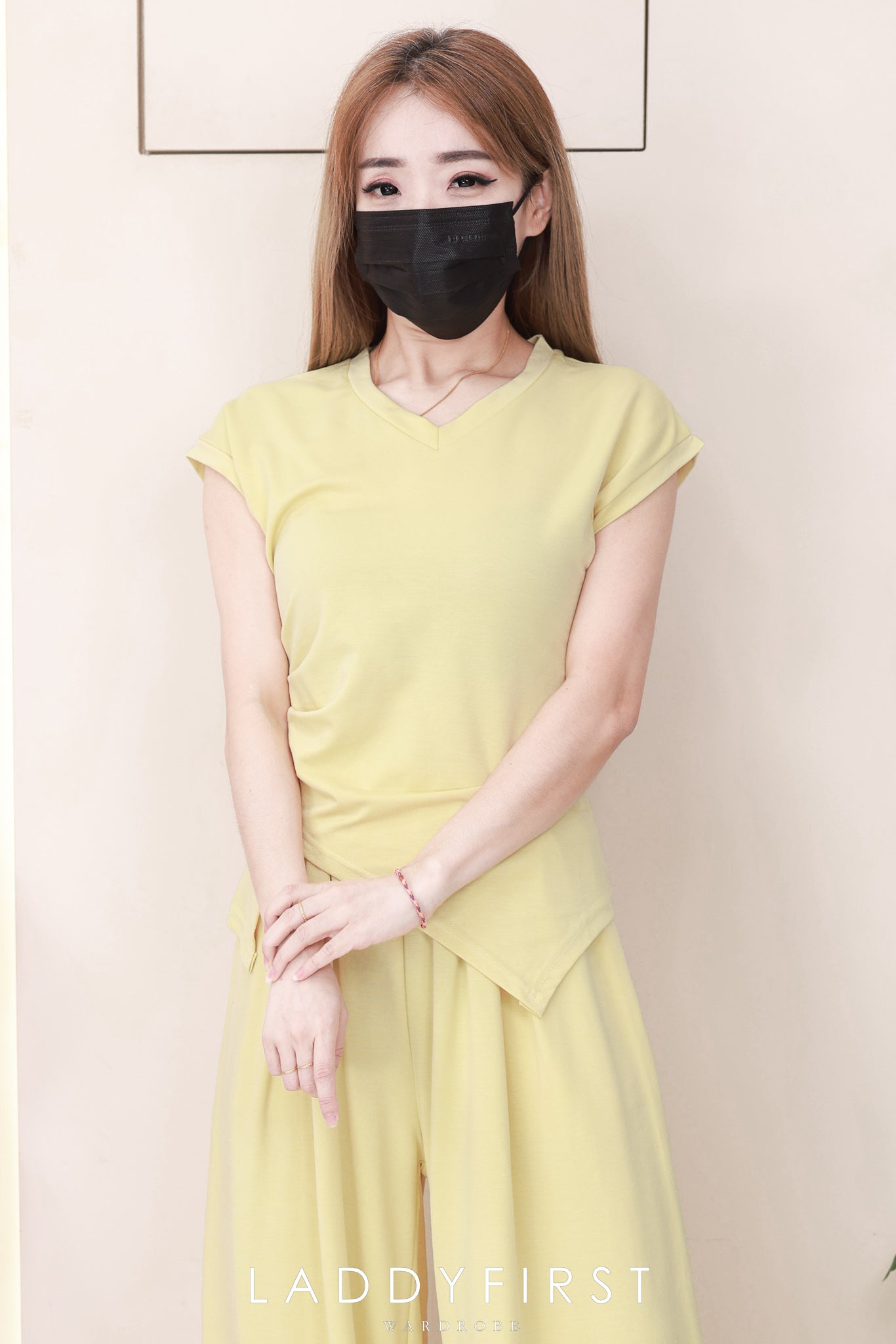 【SS9869】高品质两件式韩式轻奢简约套装 V领修身版型纯棉百搭上衣➕松紧腰弹力阔脚高腰百搭长裤，有口袋 ❤️❤️