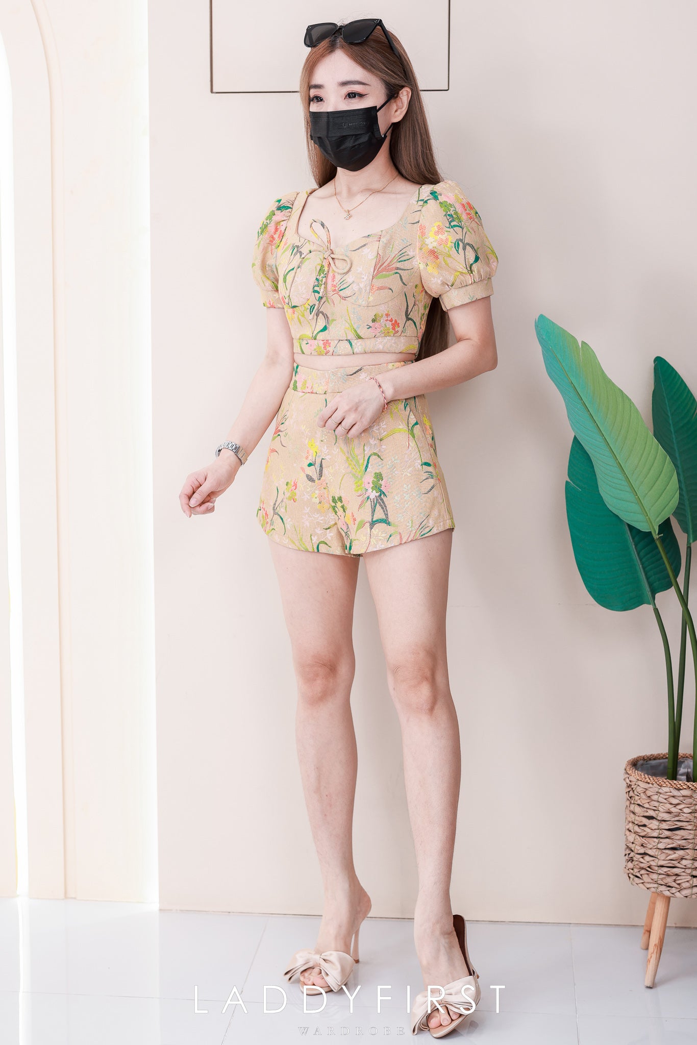 【SS3479】巨推款 !【LFW独家小圆饼】高品质碎花提花时尚旗袍套装 砖石领口短袖提花上衣➕提花高腰百搭短裤，有口袋 ❤️❤️
