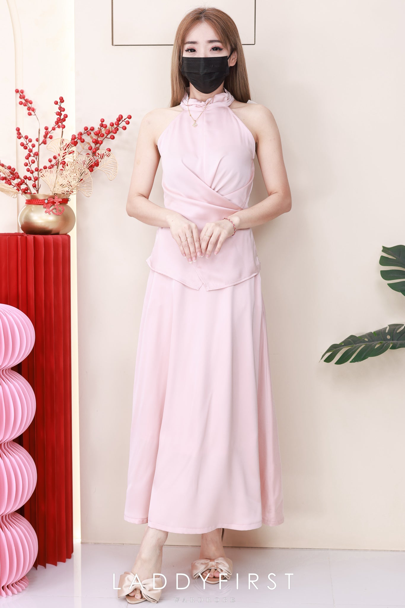 【SS98523】高品质两件式韩式高级感气质缎面晚宴套装 挂脖CUT IN上衣➕缎面高腰长裙，有口袋 ❤️❤️