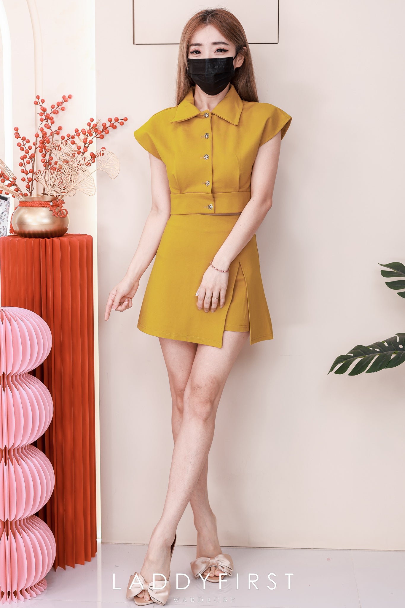 【SS110836】高品质质两件式罗马棉时尚百搭套装 翻领出袖罗马上衣➕罗马高腰百搭裤裙，内层有里布短裤 ❤️❤️