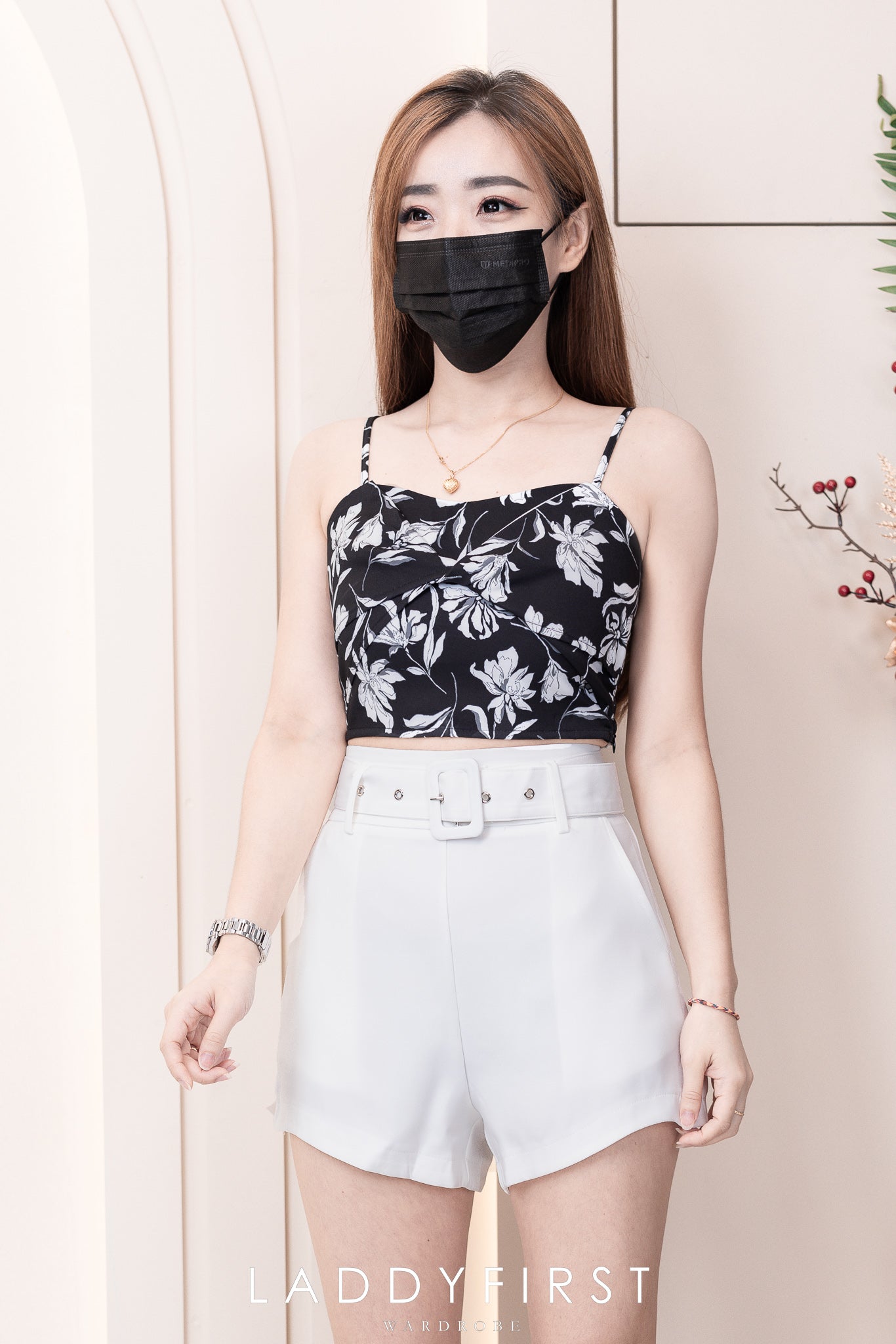 【SS110442】【网站福利款✨】高品质两件式西装时装套装 自调无袖肩带西装上衣，后幅伸缩弹力➕印花西装高腰短裤，有口袋，配送腰带 ❤️❤️ 【D-R1-C3】