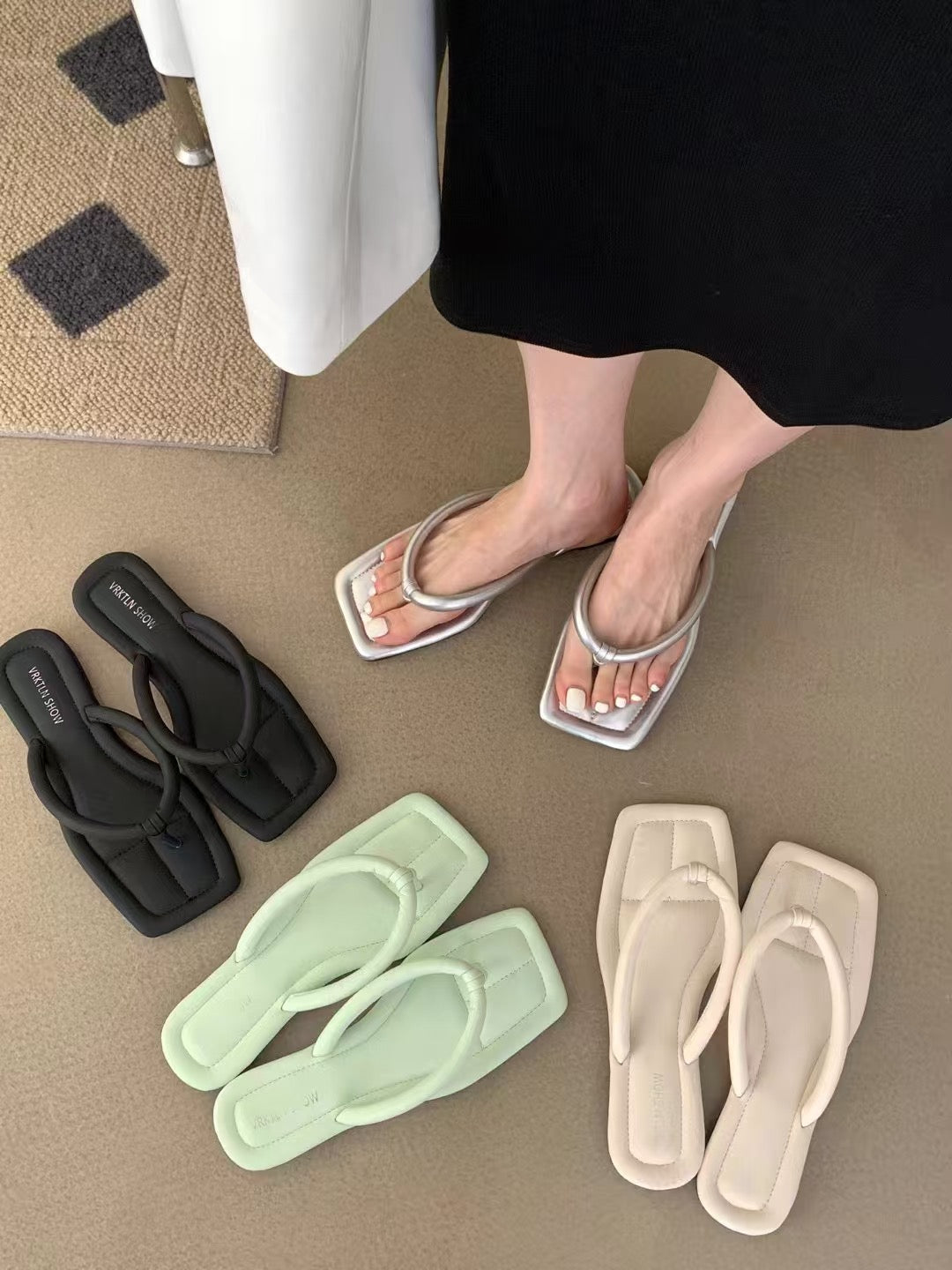 【DG2856-1】🔅精选预购款🔅 高级感简约百搭设计沙滩人字拖 ❤️