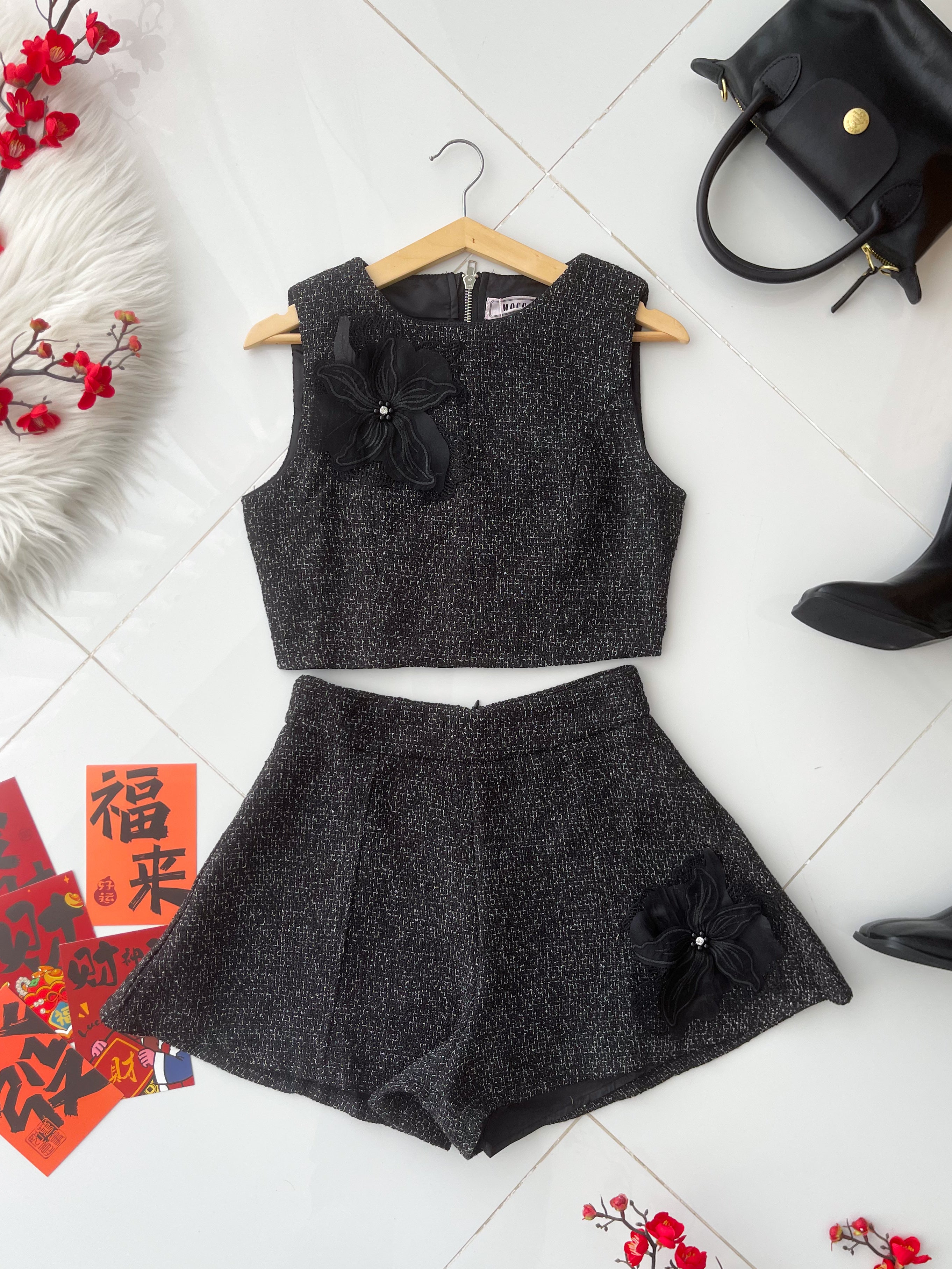 【SS25129】【补厂家现货⚡⚡】高品质两件式高端气质感小香风套装 小香风无袖上衣➕宽腿阔脚小香风高腰短裤 ❤️❤️