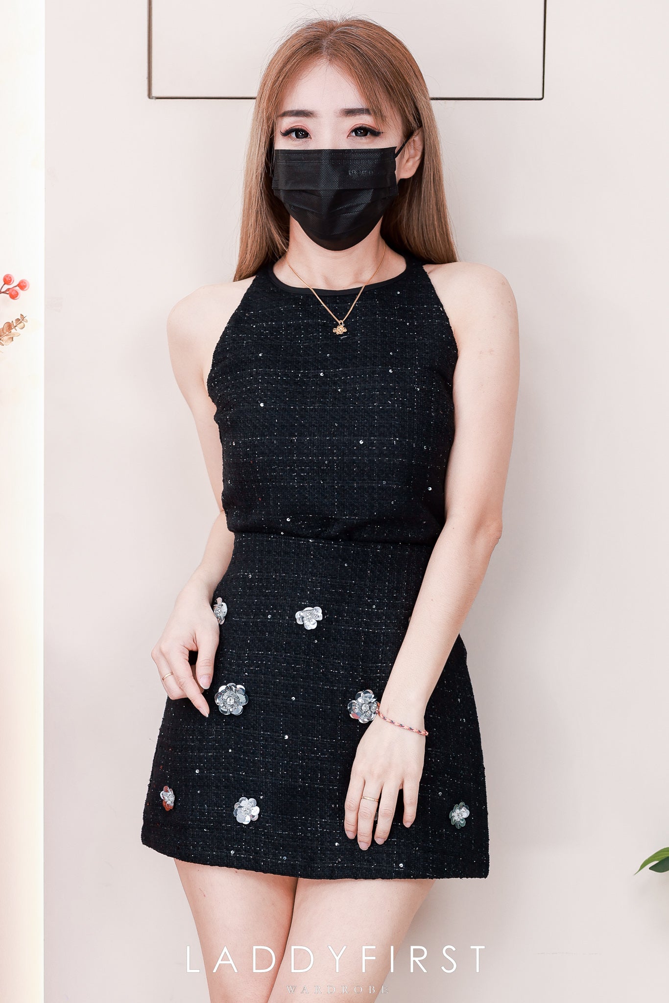 【SS16961】高品质两件式气质韩系闪亮小香风套装 小香风无袖上衣➕亮片钉珠小花朵小香风高腰裙子，内层有里布短裤，有口袋 ❤️❤️