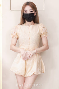 【SS8237531】高品质两件式桐花拼接缎面时尚套装 泡泡袖桐花上衣➕缎面花苞高腰百搭短裤 ❤️❤️ 【A-R1-C4】