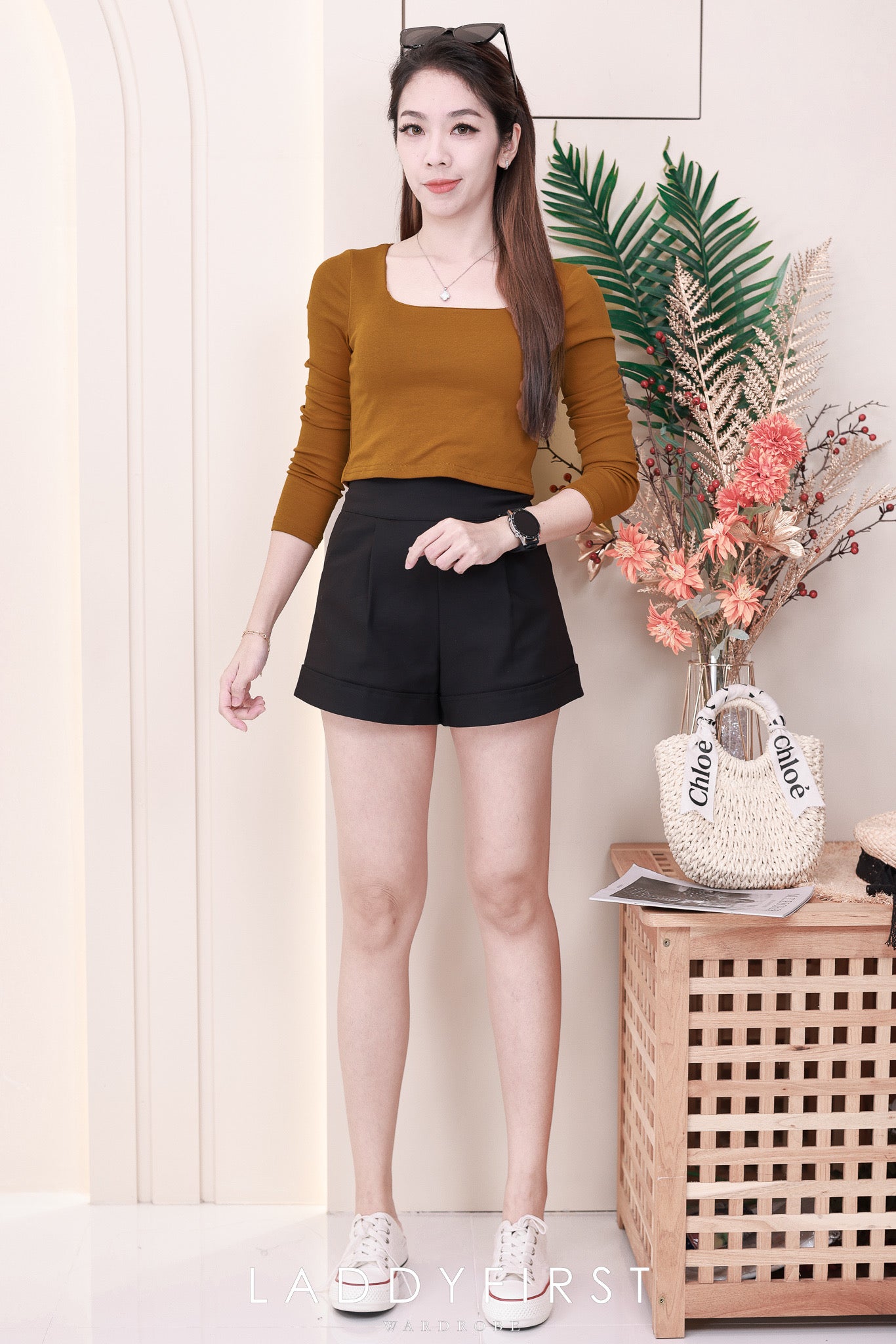 【S6422】✨独家爆单王✨ 独家定制款高品质简约日常西装万能高腰阔腿百搭短裤，有口袋 后中拉链 ❤️❤️ 【D-R1-C4】