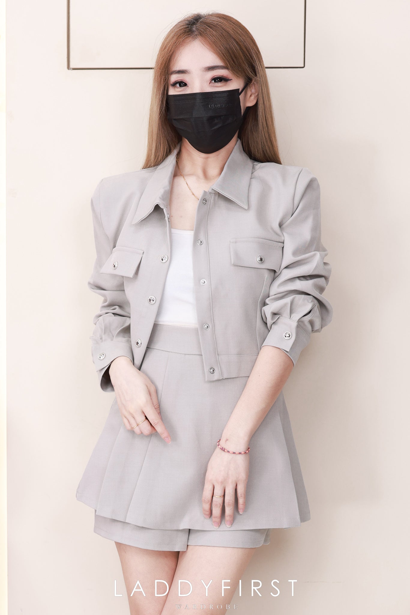 【SS82720】【补厂家现货⚡⚡】高品质两件式韩版工装风套装 翻领长袖上衣/外套➕高腰百搭百褶裤裙，前后裙 ❤️❤️