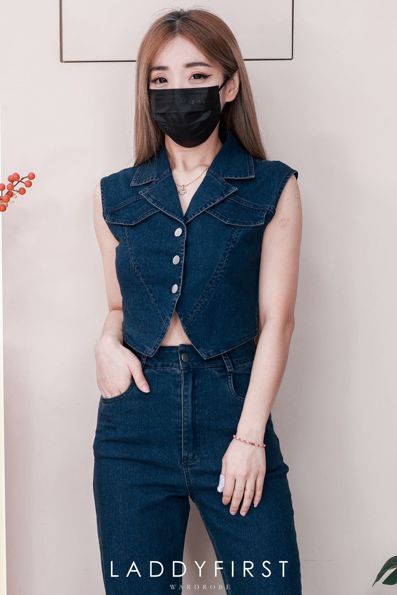 【SS520263】高品质质两件式韩式御姐风马甲式COTTON JEANS牛仔套装 马甲式牛仔上衣➕牛仔直筒高腰长裤，有口袋❤️❤️