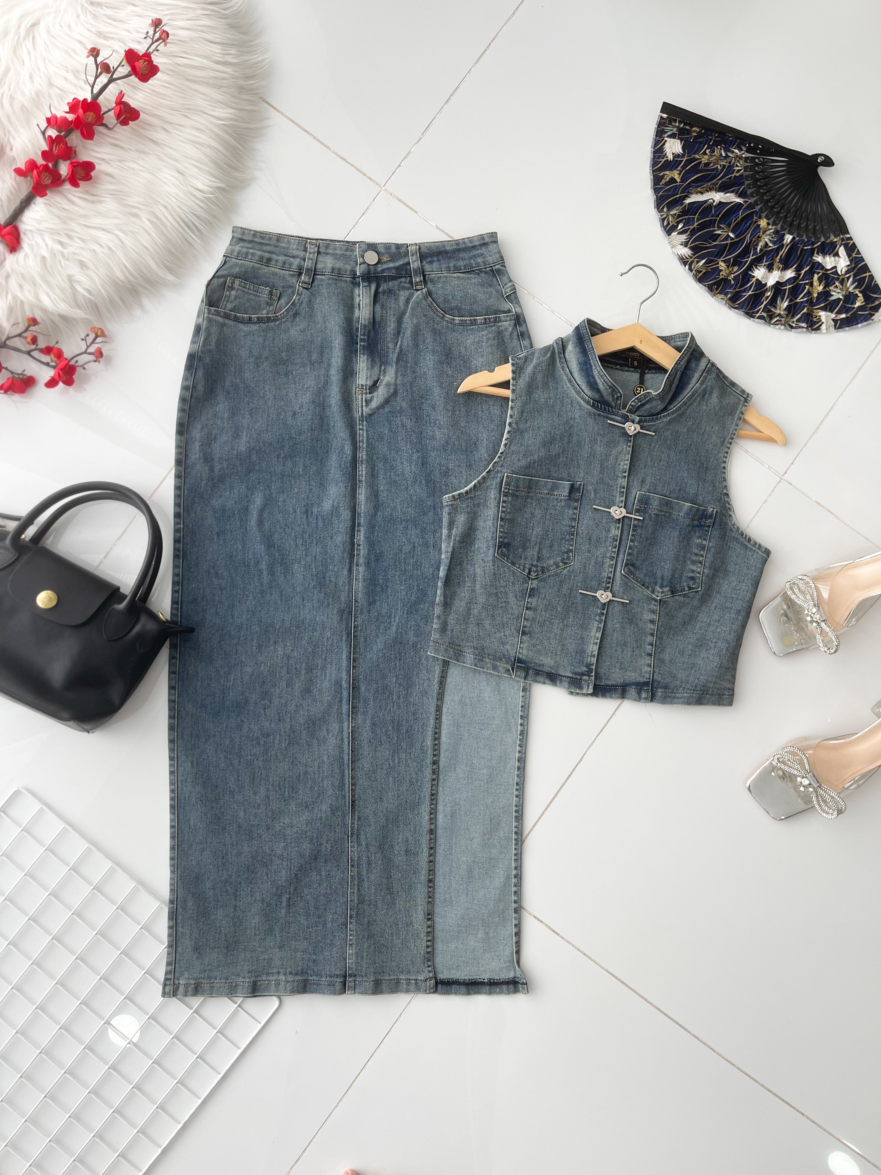 【SS21210】高品质两件式马甲式牛仔旗袍套装 马甲式牛仔旗袍上衣➕侧边露单腿开叉设计牛仔高腰裙子，有口袋❤️❤️