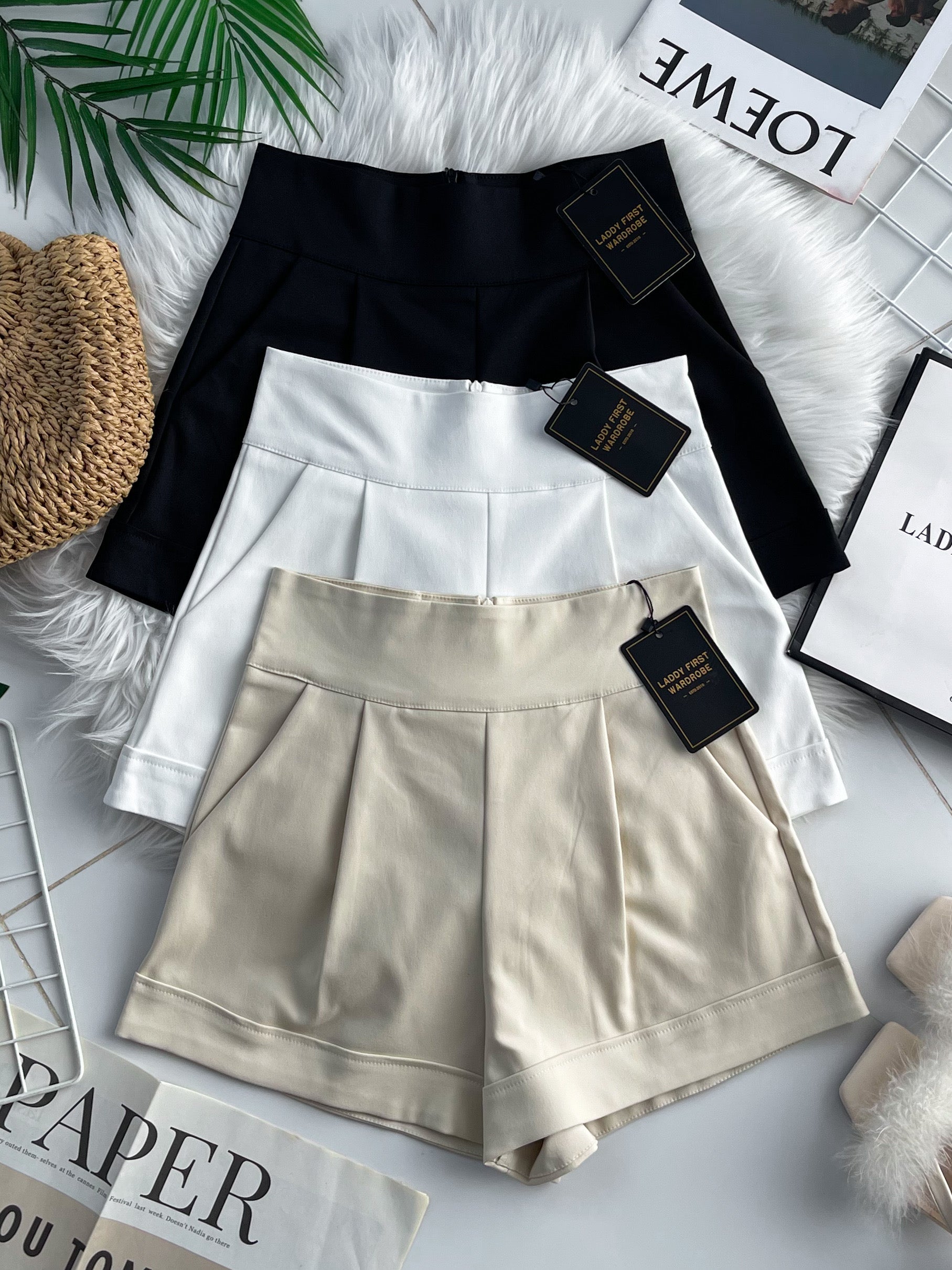 【S6422】✨独家爆单王✨ 独家定制款高品质简约日常西装万能高腰阔腿百搭短裤，有口袋 后中拉链 ❤️❤️ 【D-R1-C4】