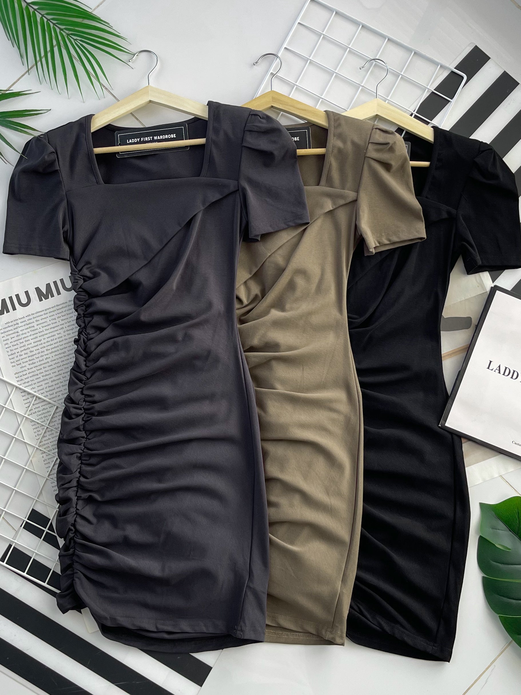 【D8802】方领带肩垫抽褶边设计显腰纯棉弹力连身裙子