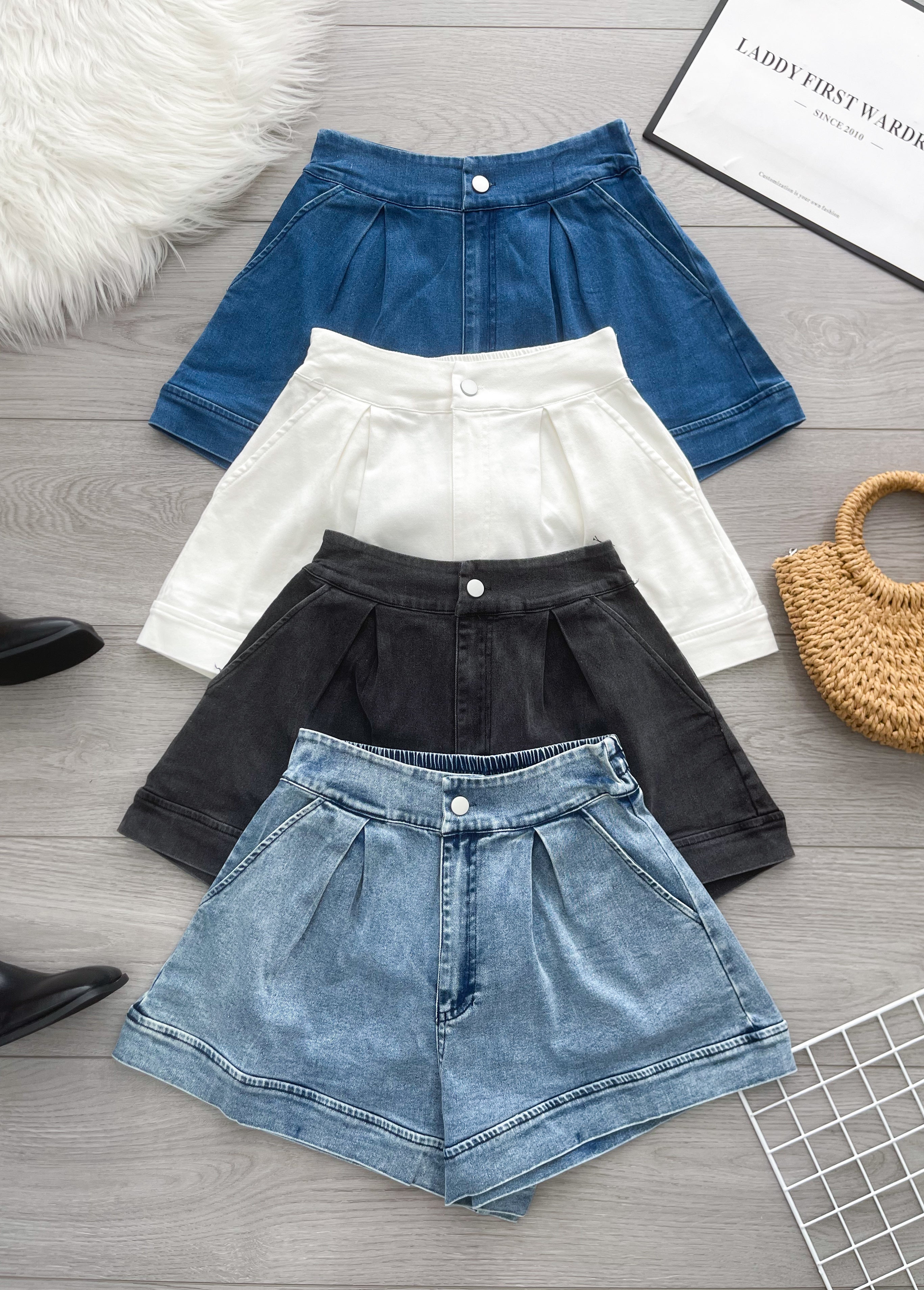 【S82544】高品质极简简约COTTON JEANS牛仔宽腿高腰百搭短裤，后腰伸缩弹力有口袋 ❤️❤️