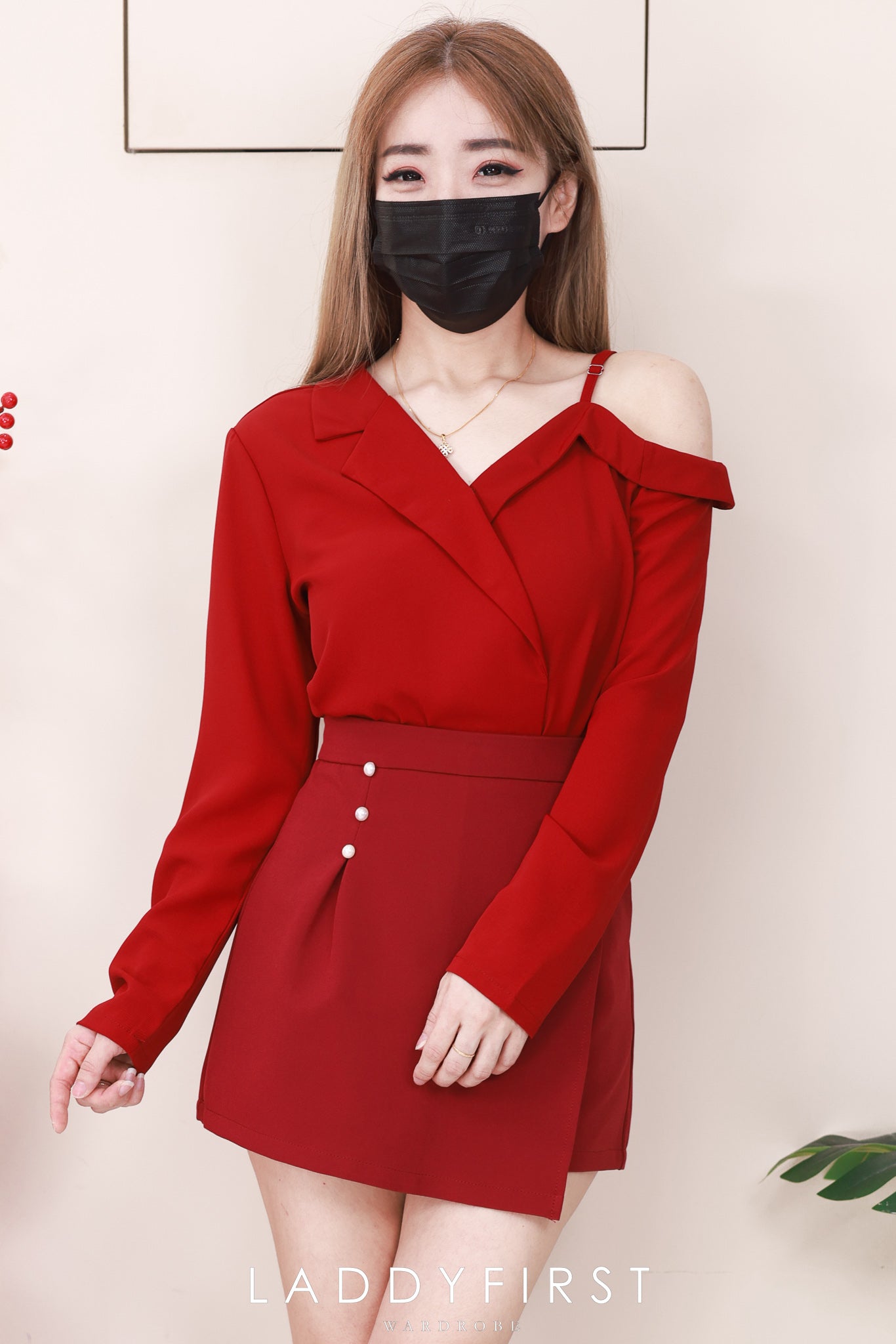 【SS98736】高品质两件式时尚韩版西装套装 单边露肩宽松长袖上衣➕前裙后裤西装高腰百搭裤裙，有口袋 ❤️❤️