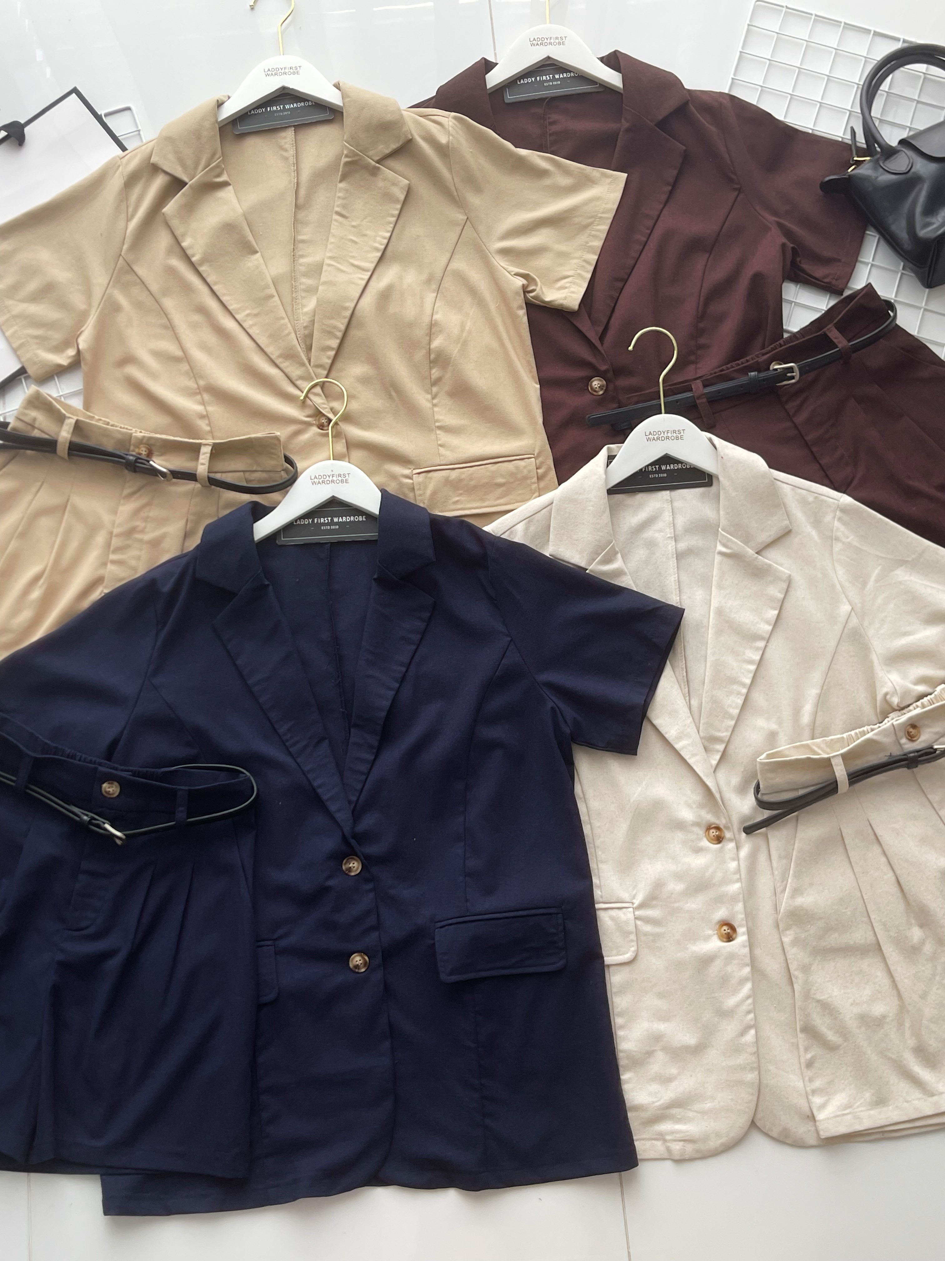 【SS82810】高品质韩系气质感棉麻西装套装 宽松大版型翻领上衣/外套➕四分高腰百搭短裤，有口袋，附送腰带 ❤️❤️