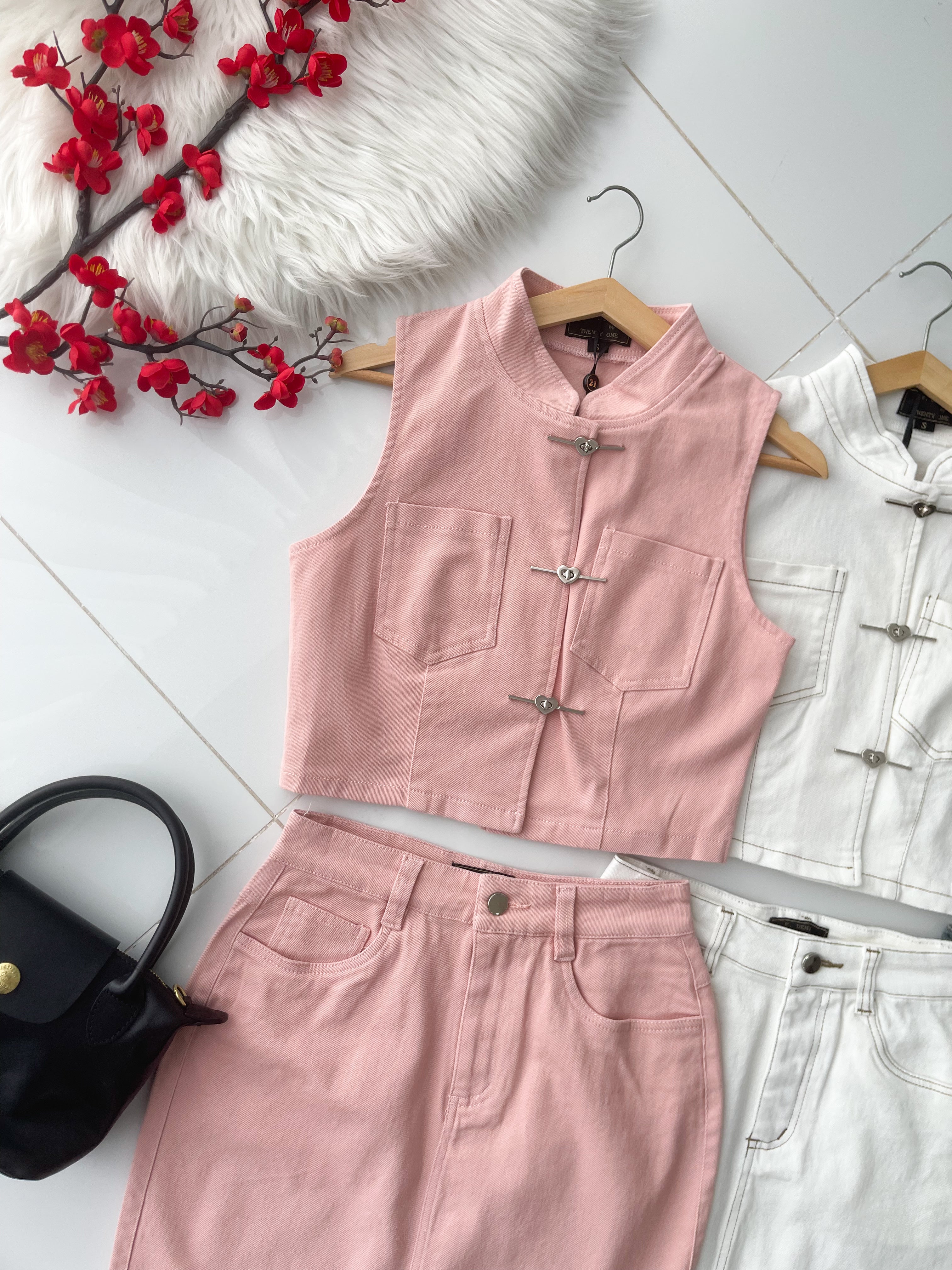 【SS21210】高品质两件式马甲式牛仔旗袍套装 马甲式牛仔旗袍上衣➕侧边露单腿开叉设计牛仔高腰裙子，有口袋❤️❤️