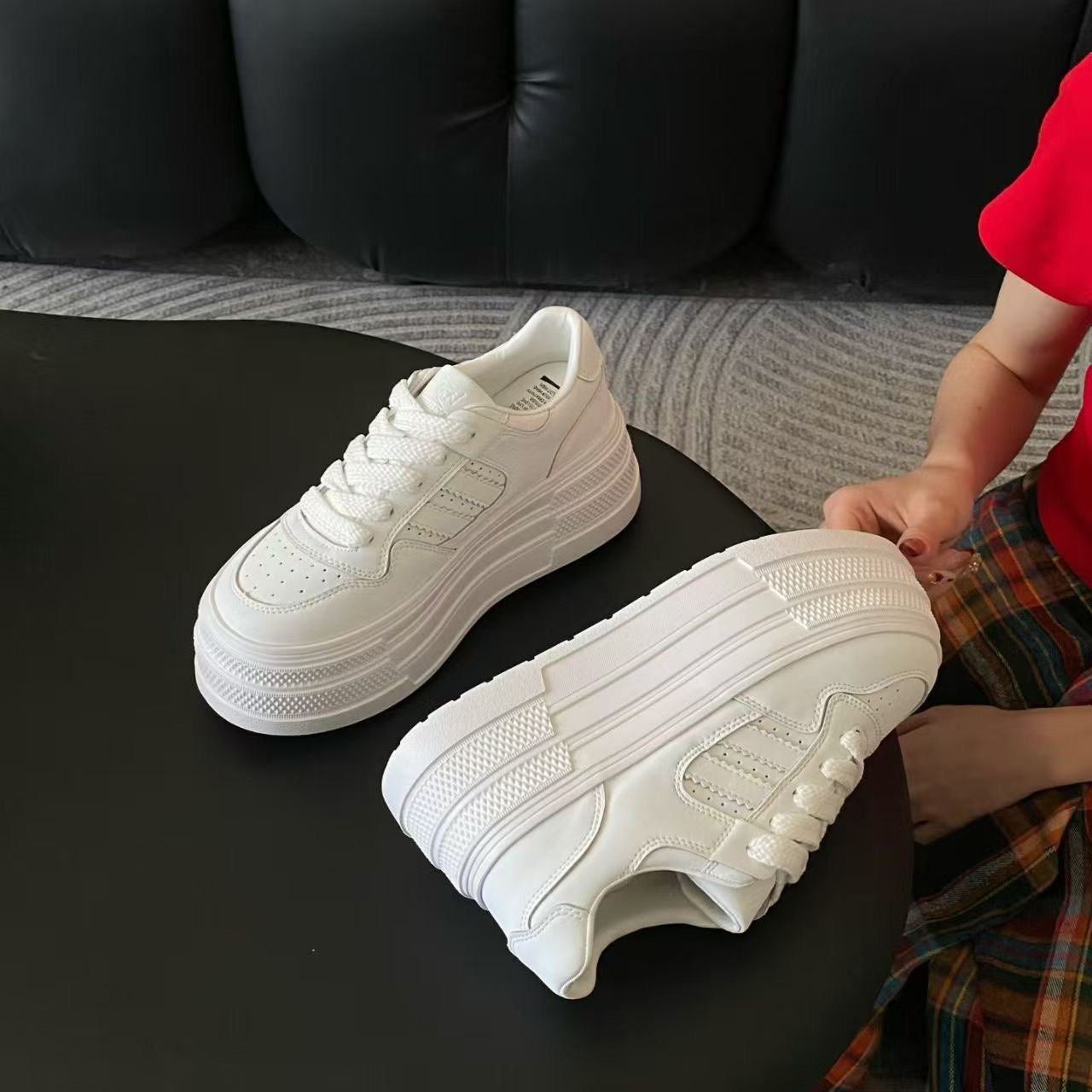 【R106-1】🔅精选预售款🔅 高质量韩版厚底百搭真皮松糕小白鞋 ❤️