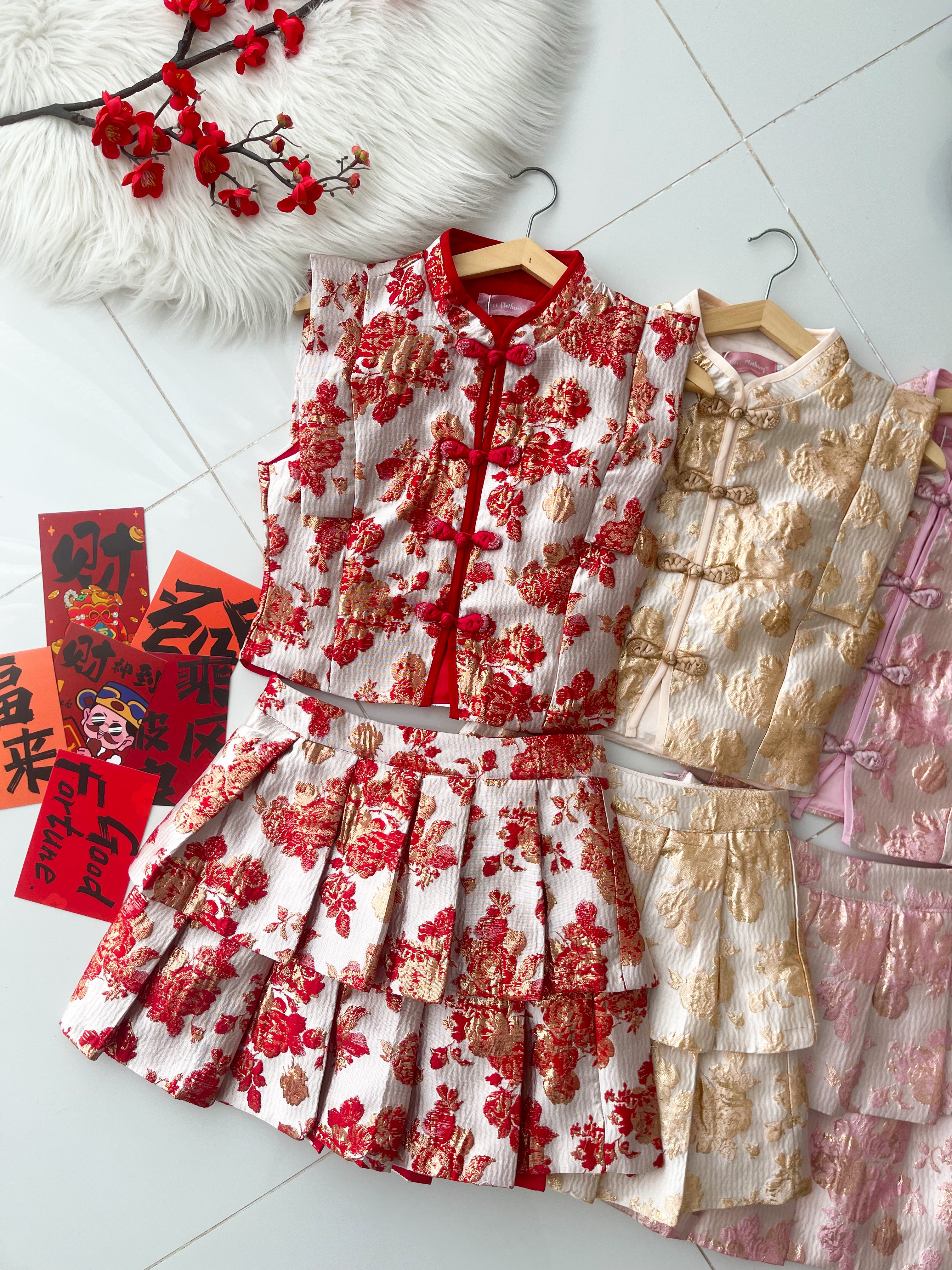 【SS6983】高品质两件式新中式提花旗袍套装 马甲无袖提花旗袍上衣➕提花蛋糕百褶高腰裙子，内层有里布短裤 ❤️❤️