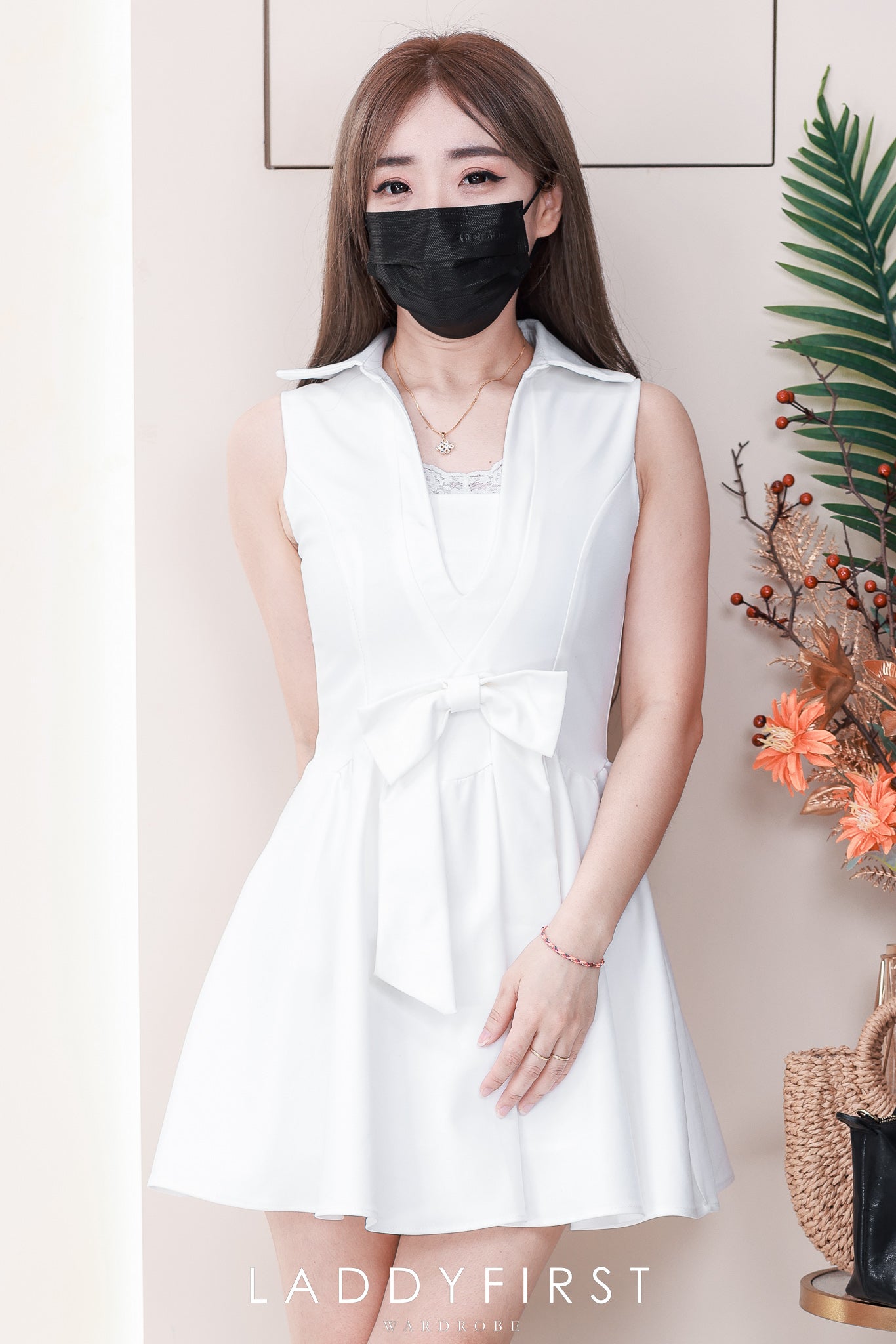 【D81630 / 37453】高品质V翻领拼接蕾丝甜美风蝴蝶结设计无袖连身百褶裙子❤️❤️