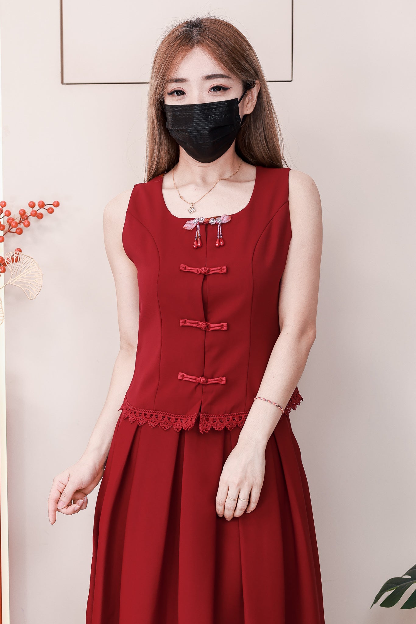 【SS2627】高品质两件式特出女神极简连旗袍套装 精致吊坠扣子无袖旗袍上衣➕ 阔摆高腰百搭长裙，有口袋 ❤️❤️
