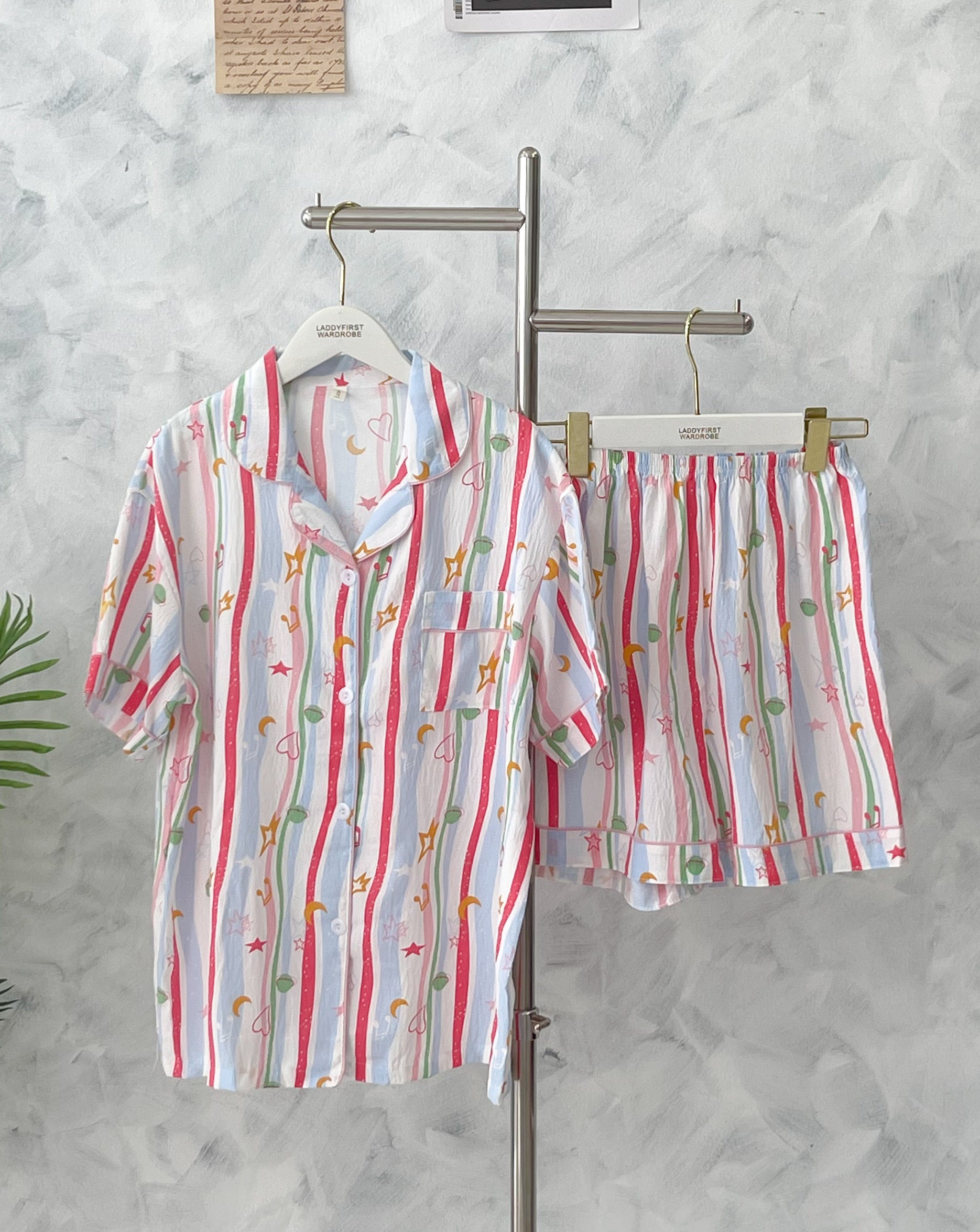 【SW466】高品质可爱甜美线条🎵三件套家居睡衣套装 上衣➕短裤➕长裤❤️❤️