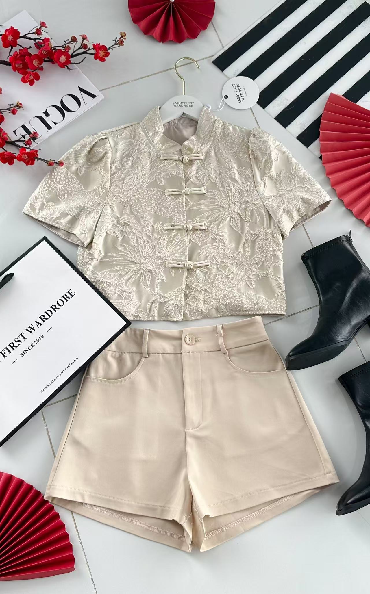 【SS3471】【LFW独家小圆饼】高品质两件式高端气质时尚提花旗袍套装 立领短袖盘扣提花旗袍上衣➕西装高腰百搭短裤，有口袋 ❤️❤️