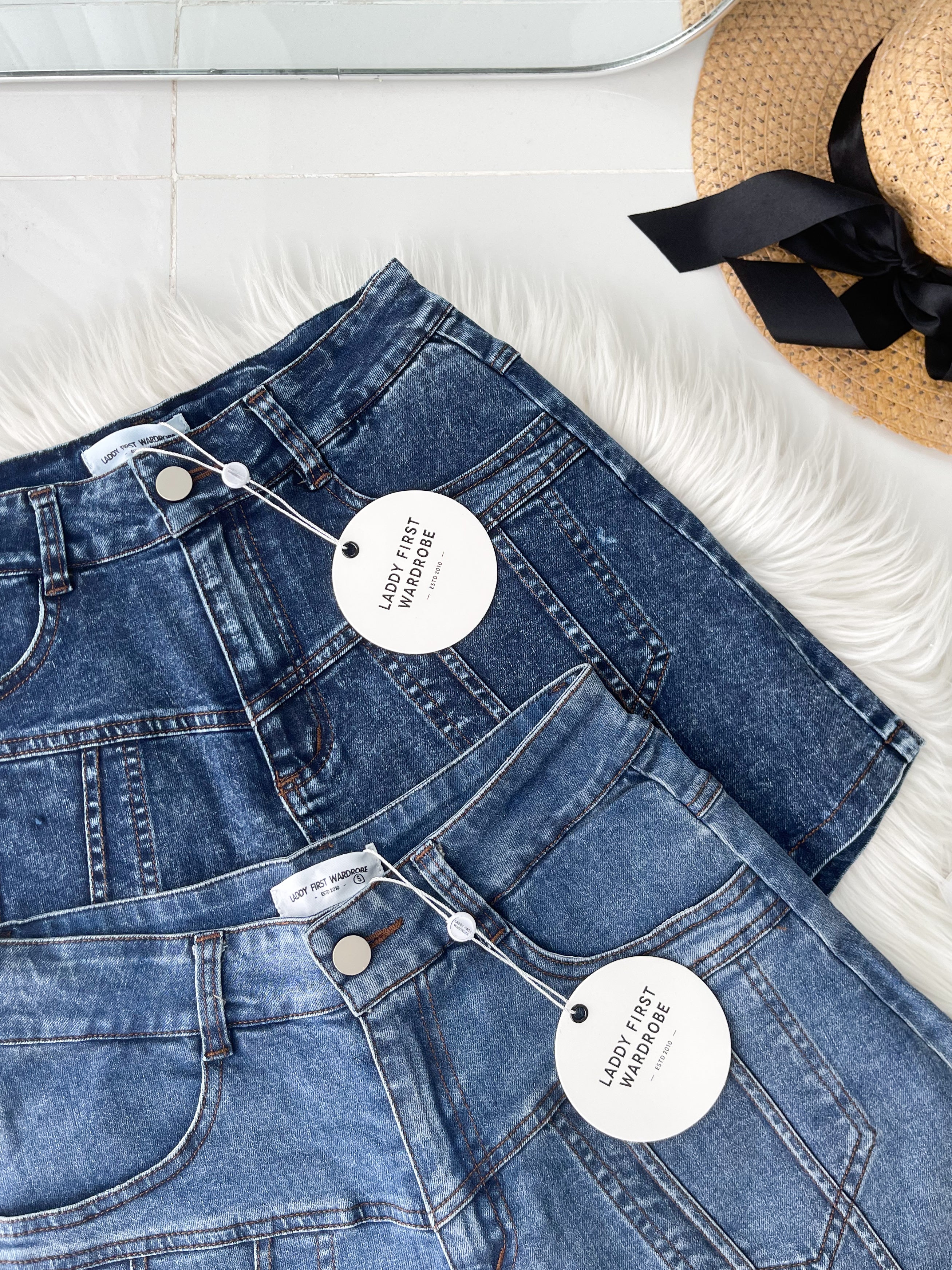 【S3524】独家爆款高品质牛仔COTTON JEANS简约显瘦显腿长百搭牛仔高腰裤裙，有口袋 ❤️❤️