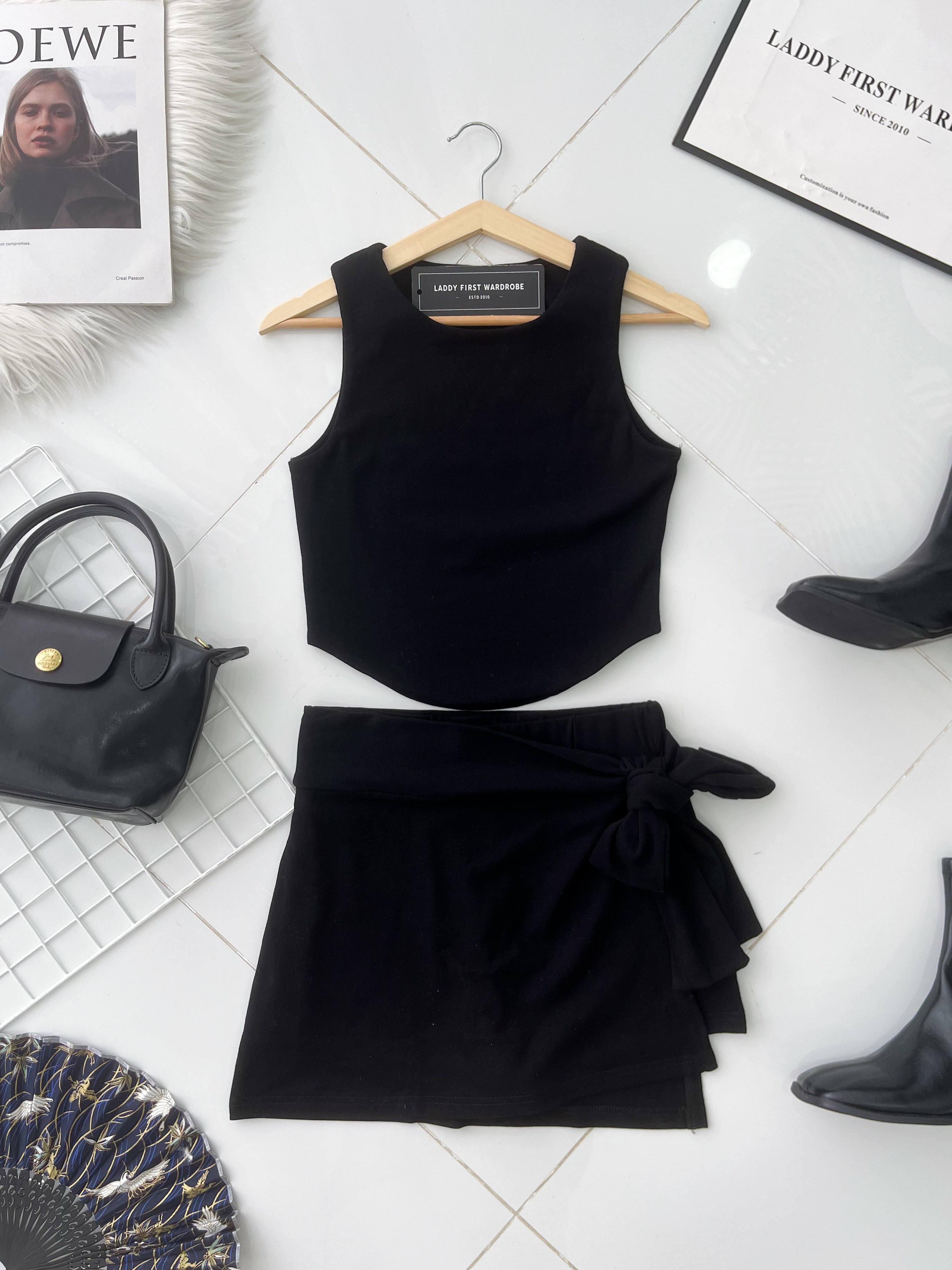 【SS21759 / 3443】高品质三件套套装 前面双层无痕弹力无袖上衣➕松紧腰弹力纯棉短裤➕自搭绑带外层裙子 ❤️❤️