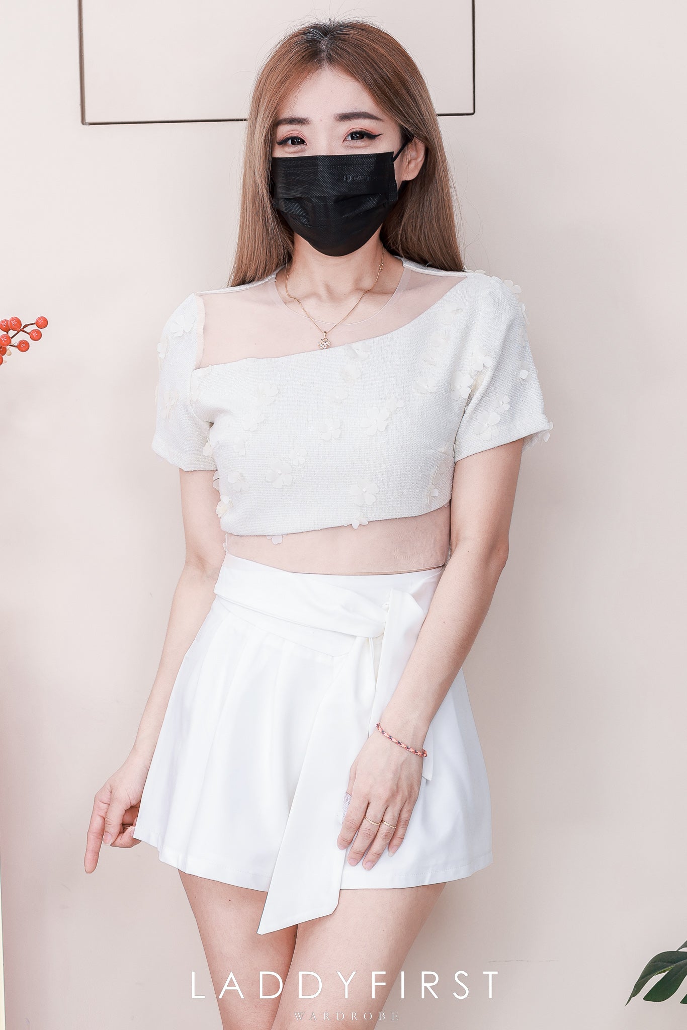 【SS77137】高品质两件式小香风拼接西装套装 小香风拼接花瓣上衣➕宽腿西装百搭短裤，有口袋 ❤️❤️【A-R1-C6】