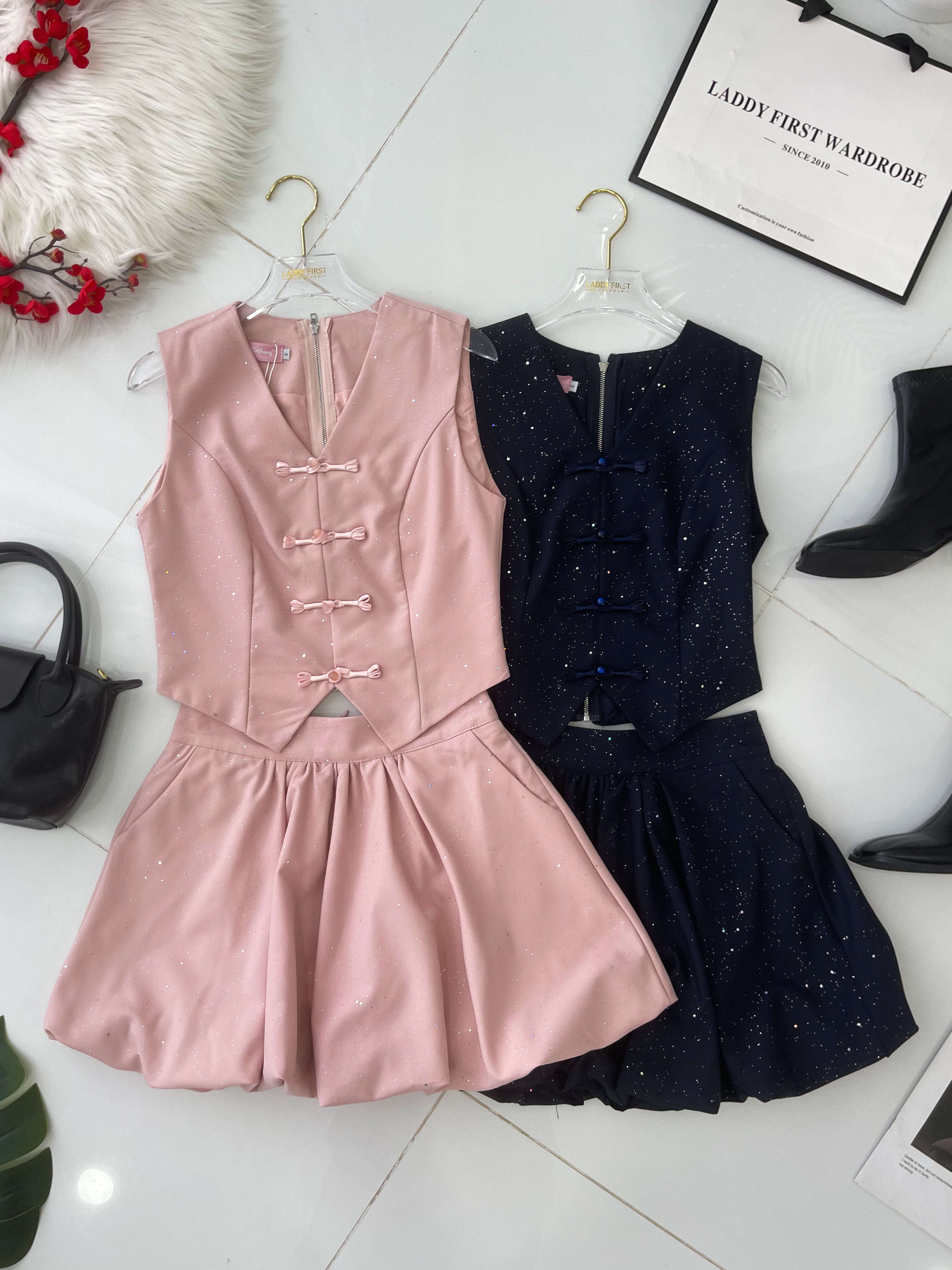 【SS6987】高品质两件式星空细闪新中式花苞旗袍套装 马甲式旗袍上衣➕高腰花苞裙子，内层有里布短裤 ❤️❤️【B-R1-C2】