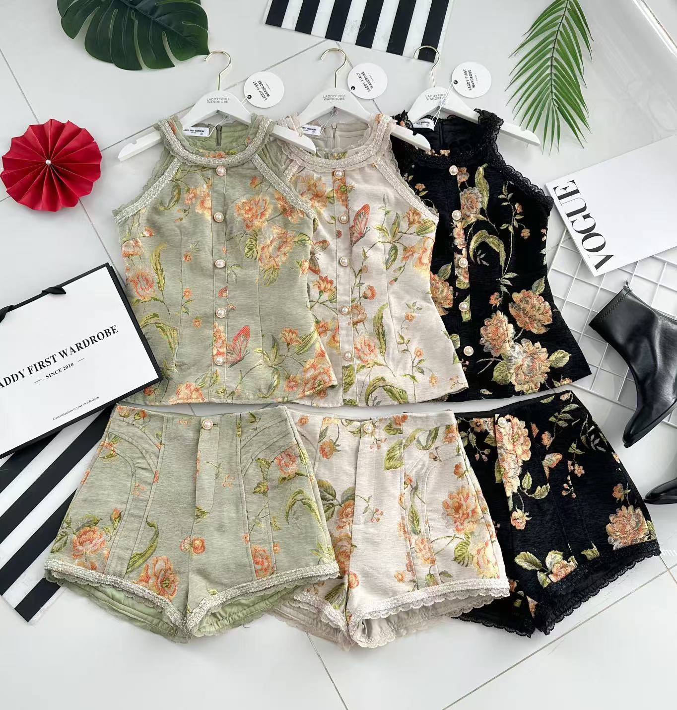 【SS3494】🧧 宠粉福利回馈 🧧 【LFW独家小圆饼】高品质两件式雪尼尔棉质CUT IN提花套装 无袖CUT IN收腰设计上衣➕高腰短裤，有口袋 ❤️❤️