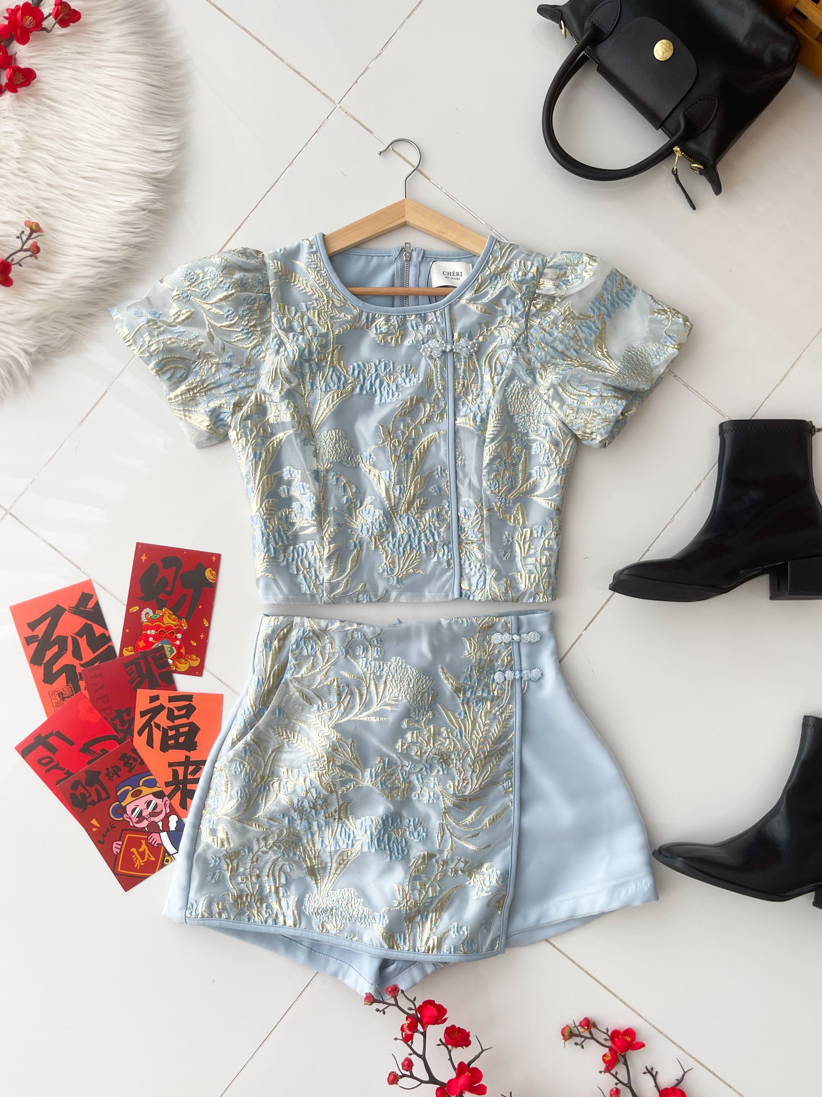 【SS2757】高品质两件式新中式提花旗袍套装 泡泡袖提花旗袍上衣➕提花拼接缎面高腰裤裙，有口袋 ❤️❤️