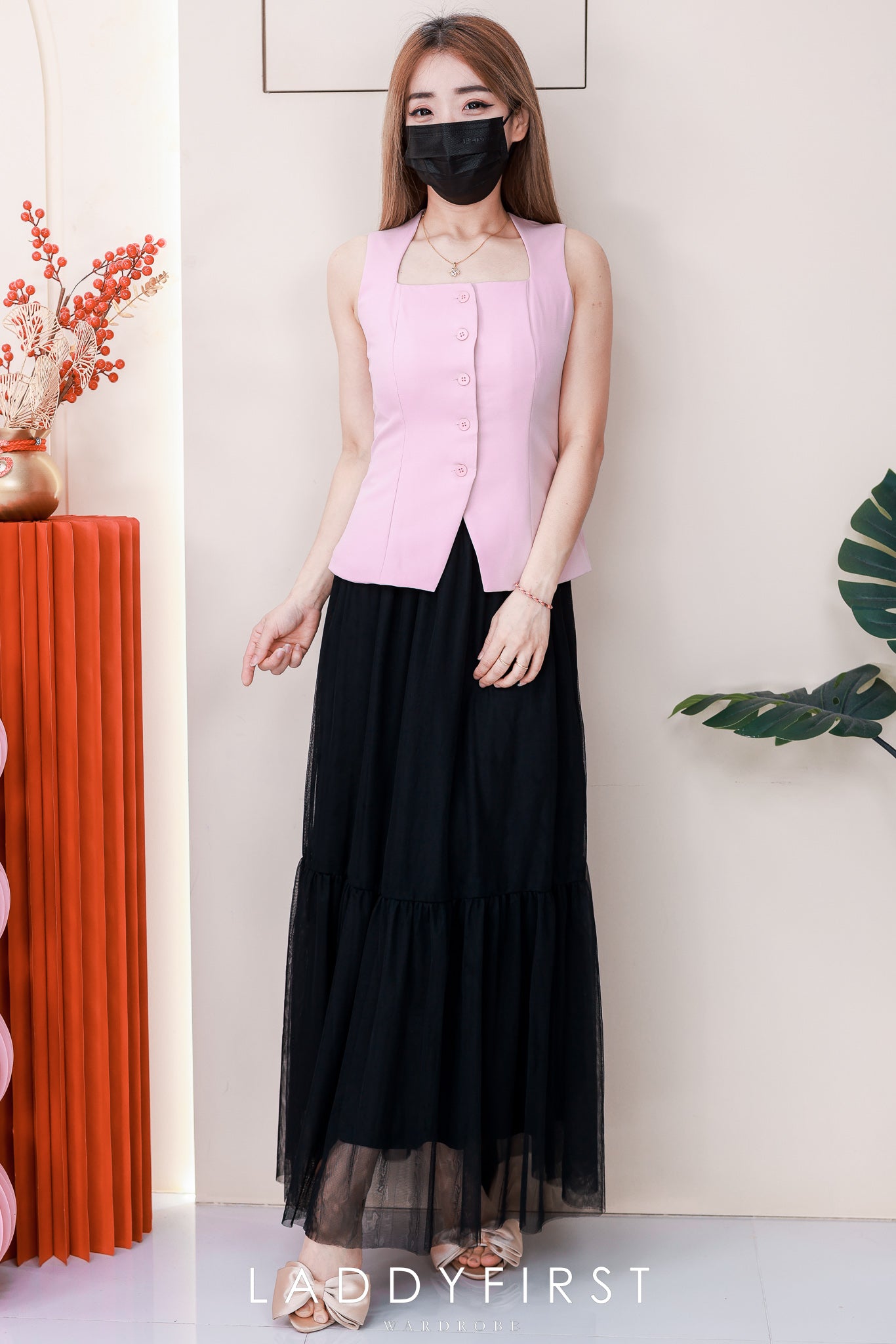 【SS81182】高品质两件式韩式轻奢风时尚套装 翻领无袖西装上衣➕蛋糕网纱长裙 ❤️❤️