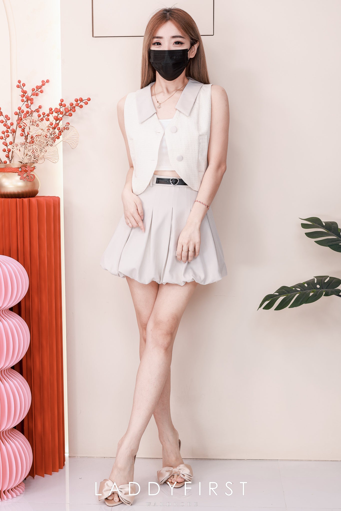 【SS22524】【补厂家现货⚡️⚡️】高品质质两件式韩式时尚套装 翻领小香风上衣➕西装花苞高腰百搭裙子，内层有里布短裤 ❤️❤️