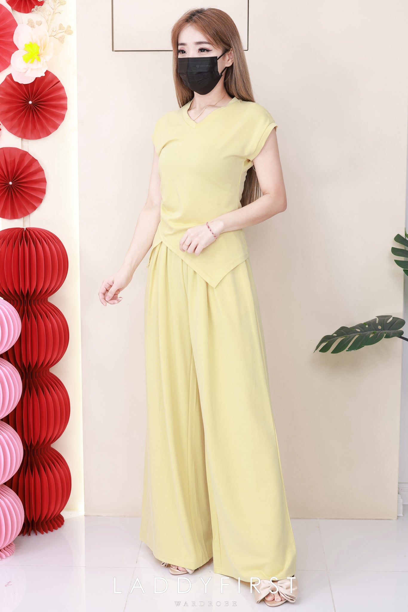 【SS9869】高品质两件式韩式轻奢简约套装 V领修身版型纯棉百搭上衣➕松紧腰弹力阔脚高腰百搭长裤，有口袋 ❤️❤️