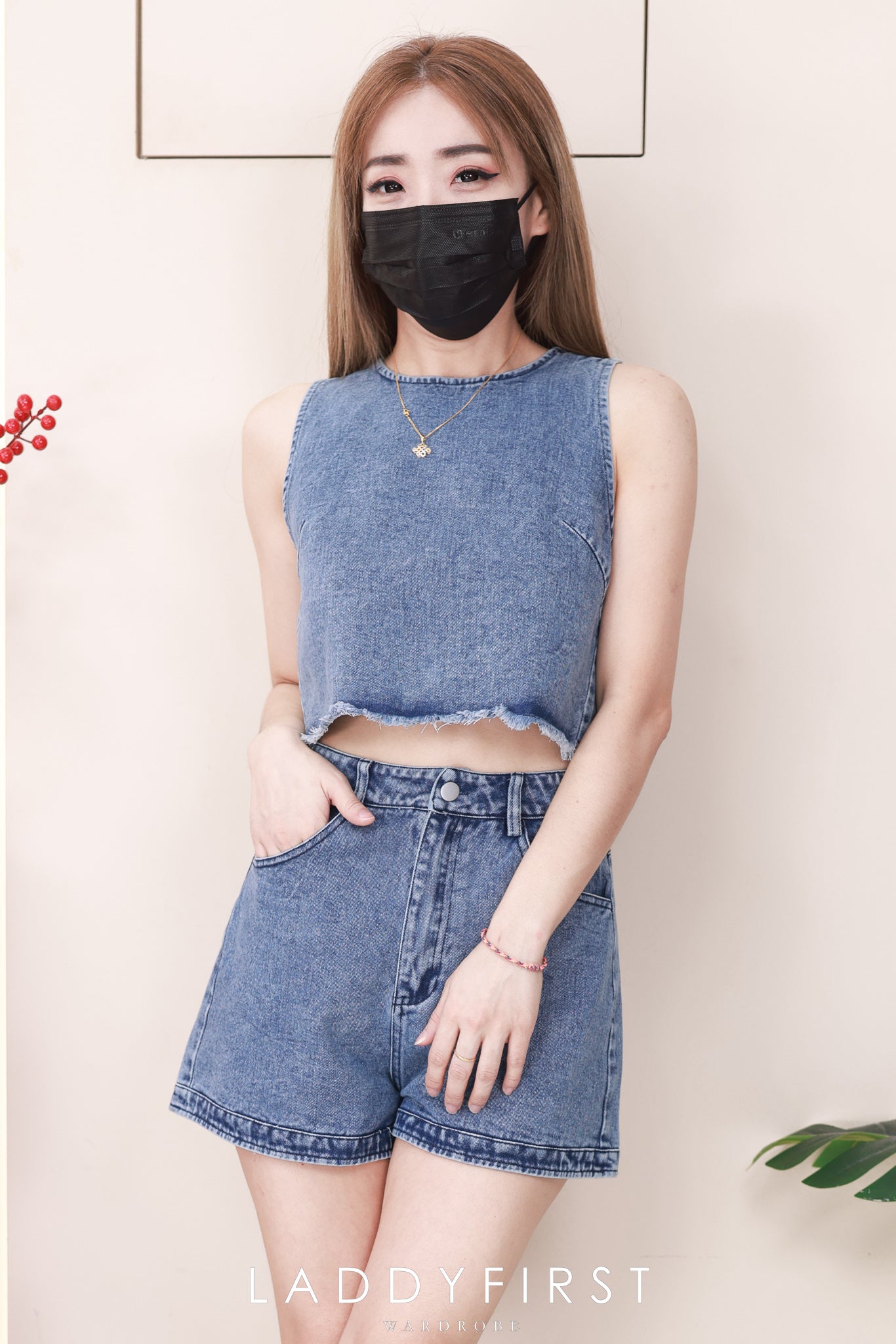 【SS2146】高品质两件式韩式时尚休闲风慵懒牛仔套装 宽松版无袖牛仔上衣➕牛仔高腰百搭短裤，有口袋 ❤️❤️