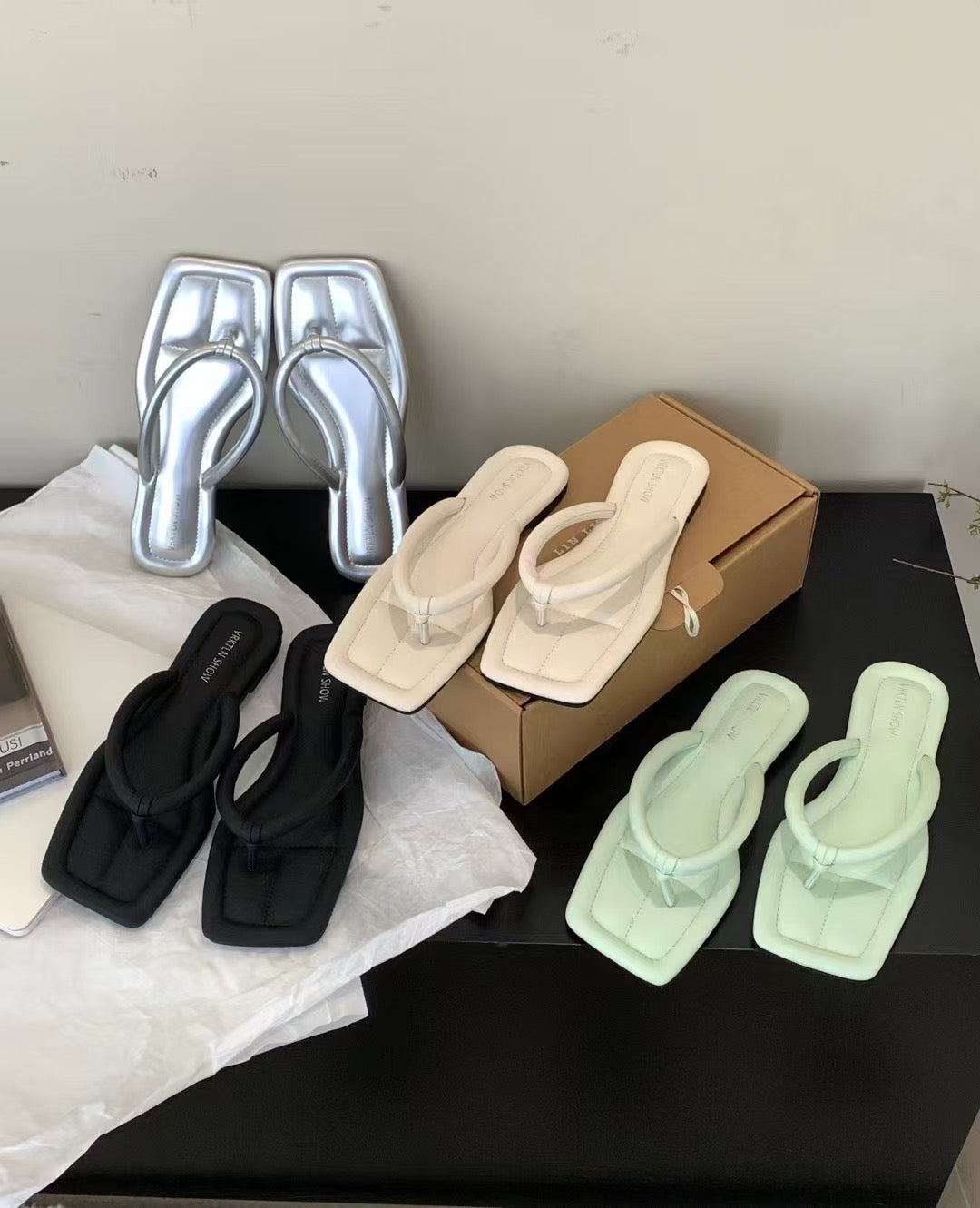 【DG2856-1】🔅精选预购款🔅 高级感简约百搭设计沙滩人字拖 ❤️