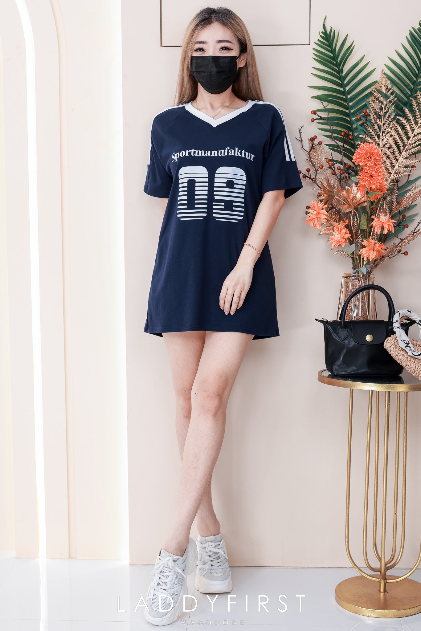【T14260 / 9062】高品质V领09字母拉线设计纯棉OVERSIZED 上衣 ❤❤ 【B-R2-C4】