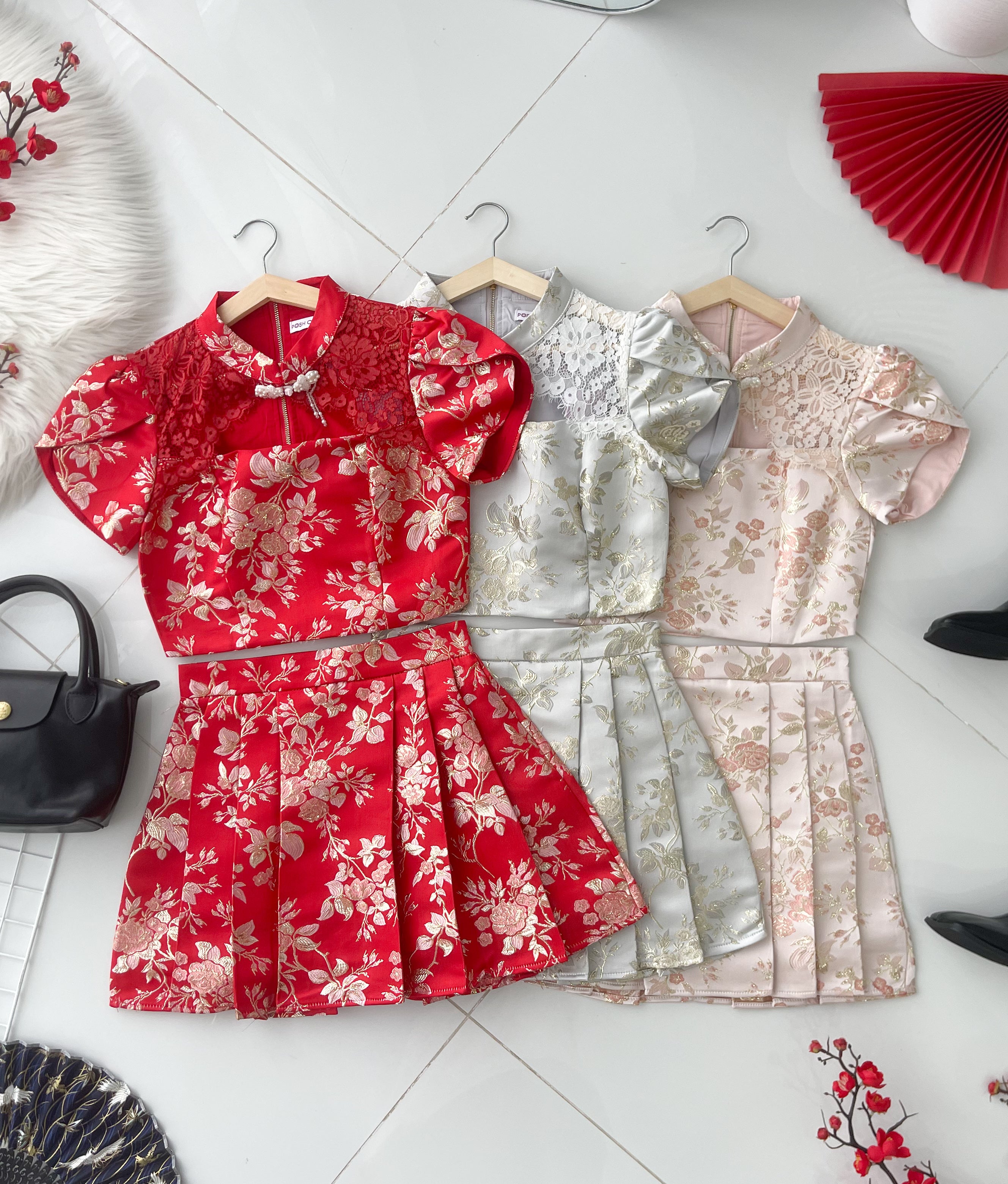 【SS21581 / 37123】高品质两件式新中式提花旗袍套装 泡泡袖提花旗袍上衣➕提花百褶高腰裙子，内层有里布短裤 ❤️❤️