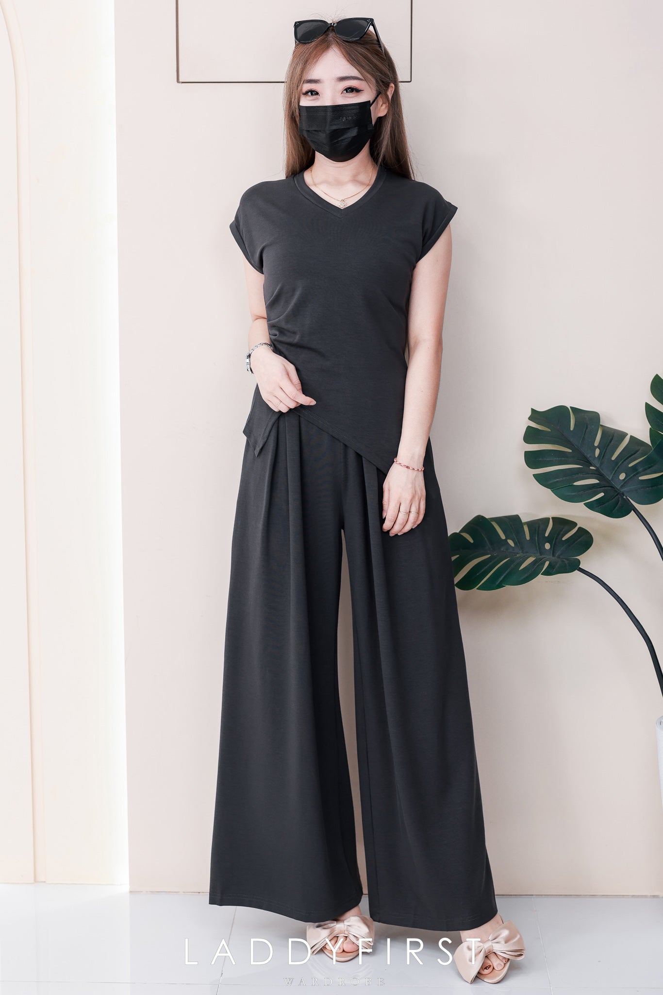 【SS9869-1】⚡补货预订款⚡高品质两件式韩式轻奢简约套装 V领修身版型纯棉百搭上衣➕松紧腰弹力阔脚高腰百搭长裤，有口袋 ❤️❤️