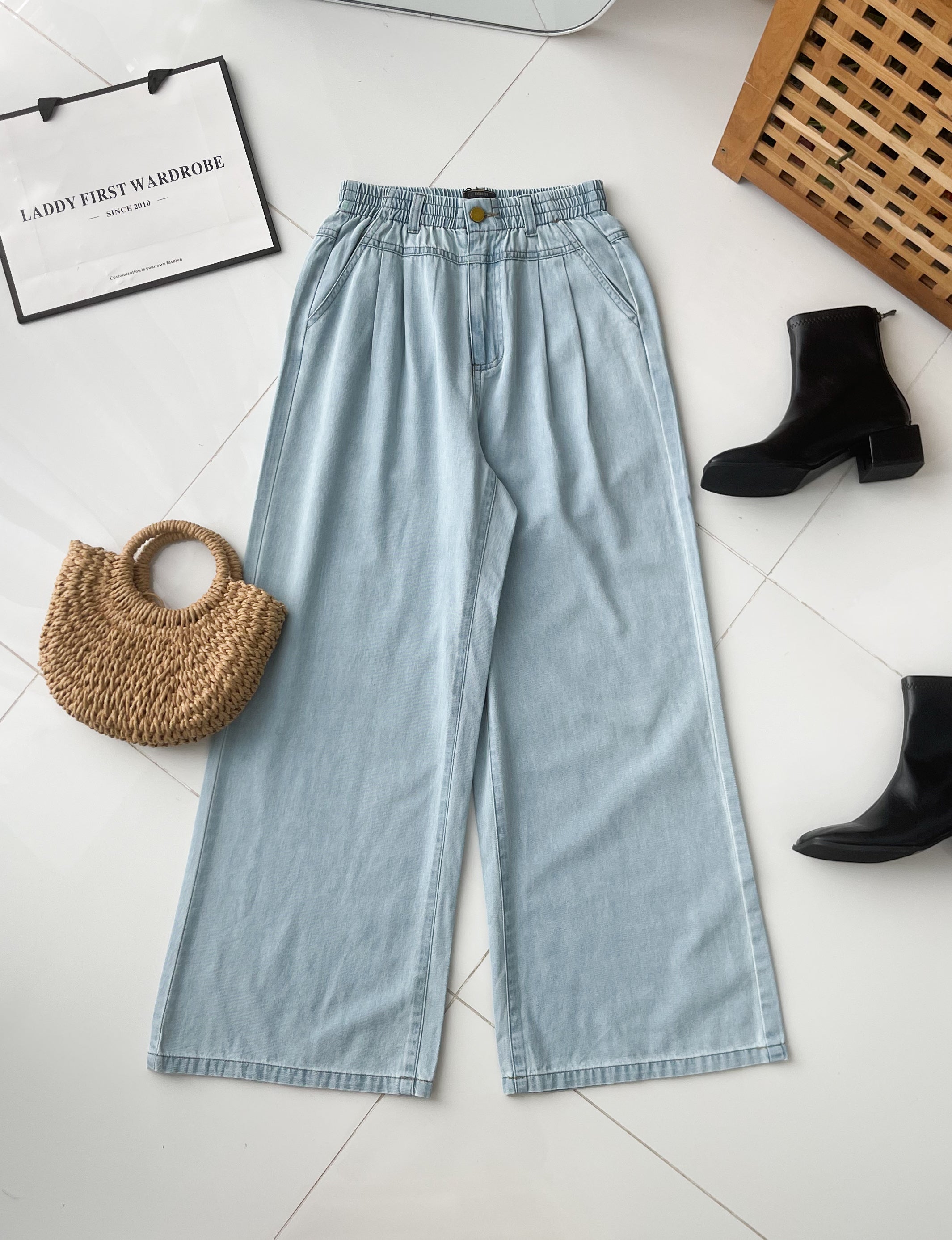 【L21215】【补厂家现货⚡⚡】高品质气质感复古风阔腿宽脚直筒牛仔长裤，有口袋 ❤️❤️