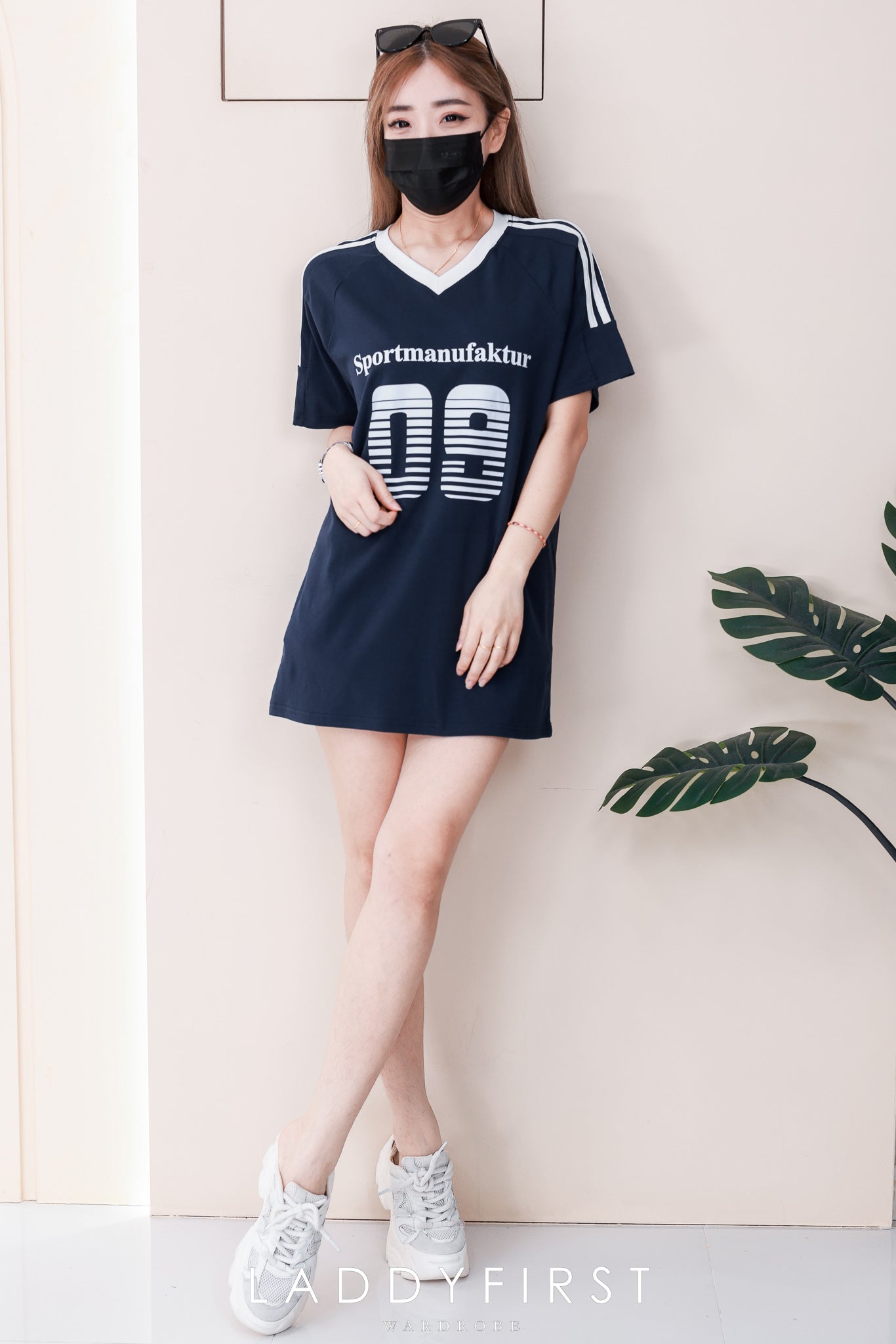 【T14260 / 9062】高品质V领09字母拉线设计纯棉OVERSIZED 上衣 ❤❤ 【B-R2-C4】