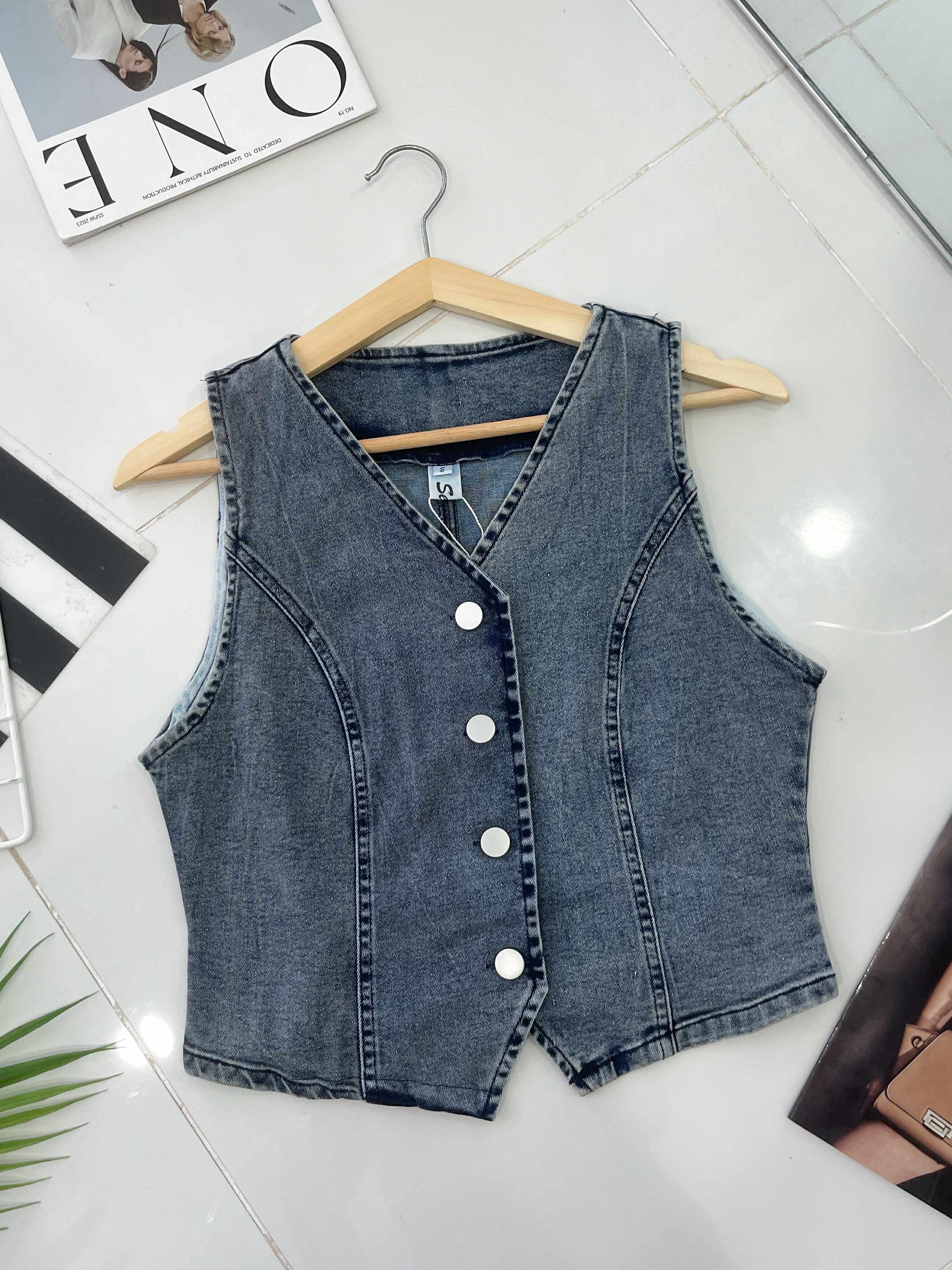 【T82591】高品质收腰显瘦版型马甲式短版牛仔上衣 ❤❤
